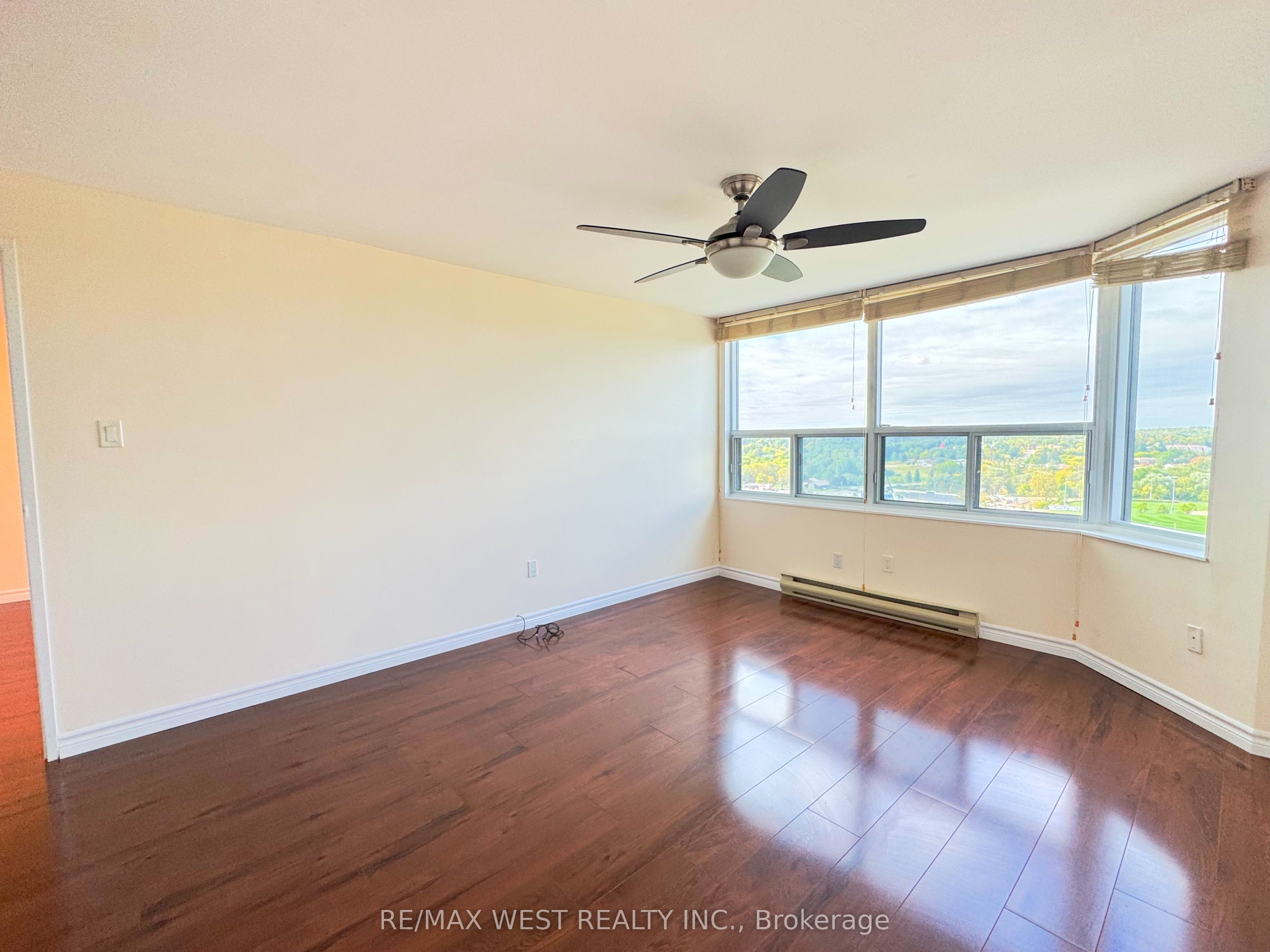 55 Green Valley Drive 1506 Property Photo 14