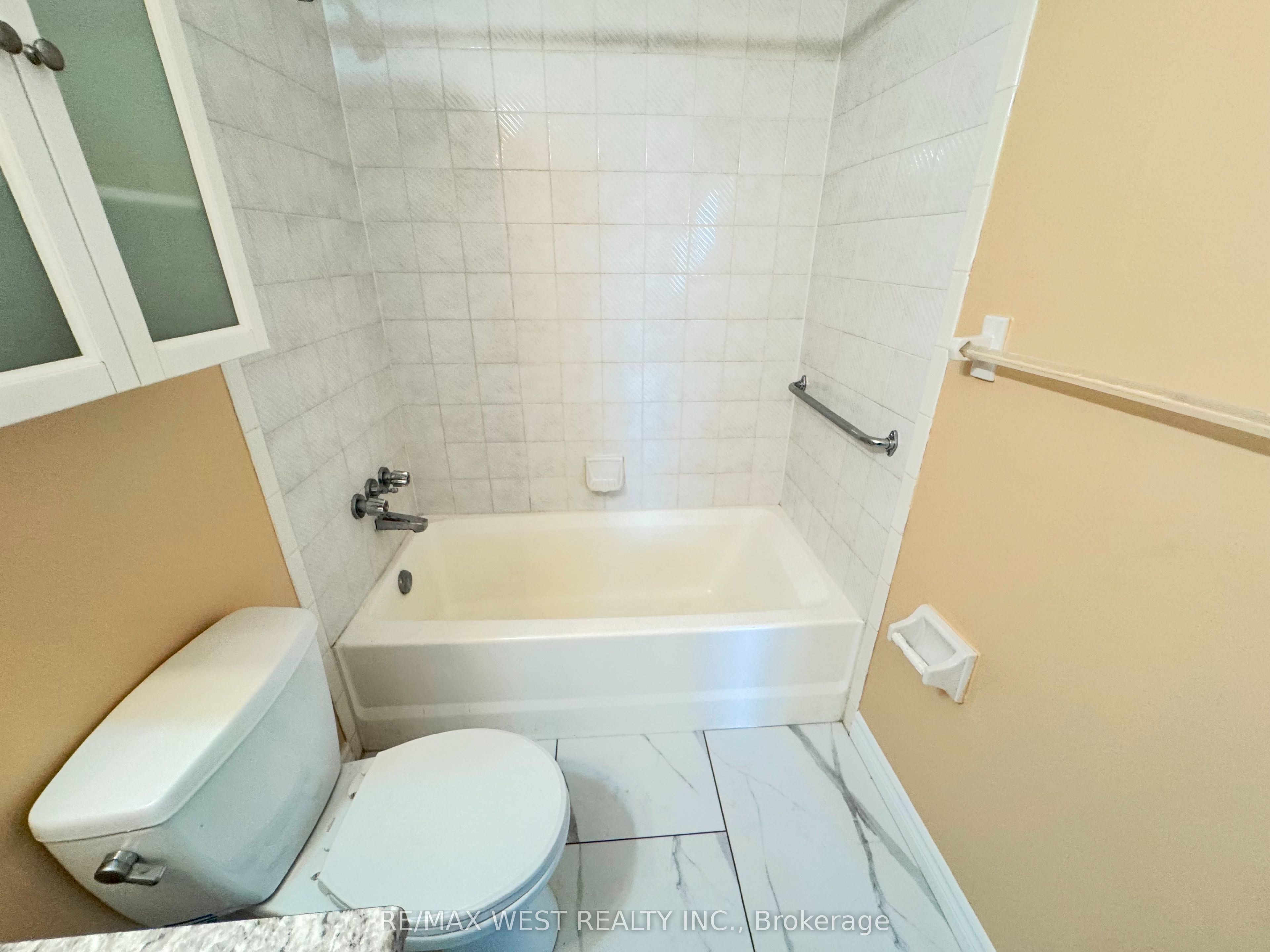 55 Green Valley Drive 1506 Property Photo 18