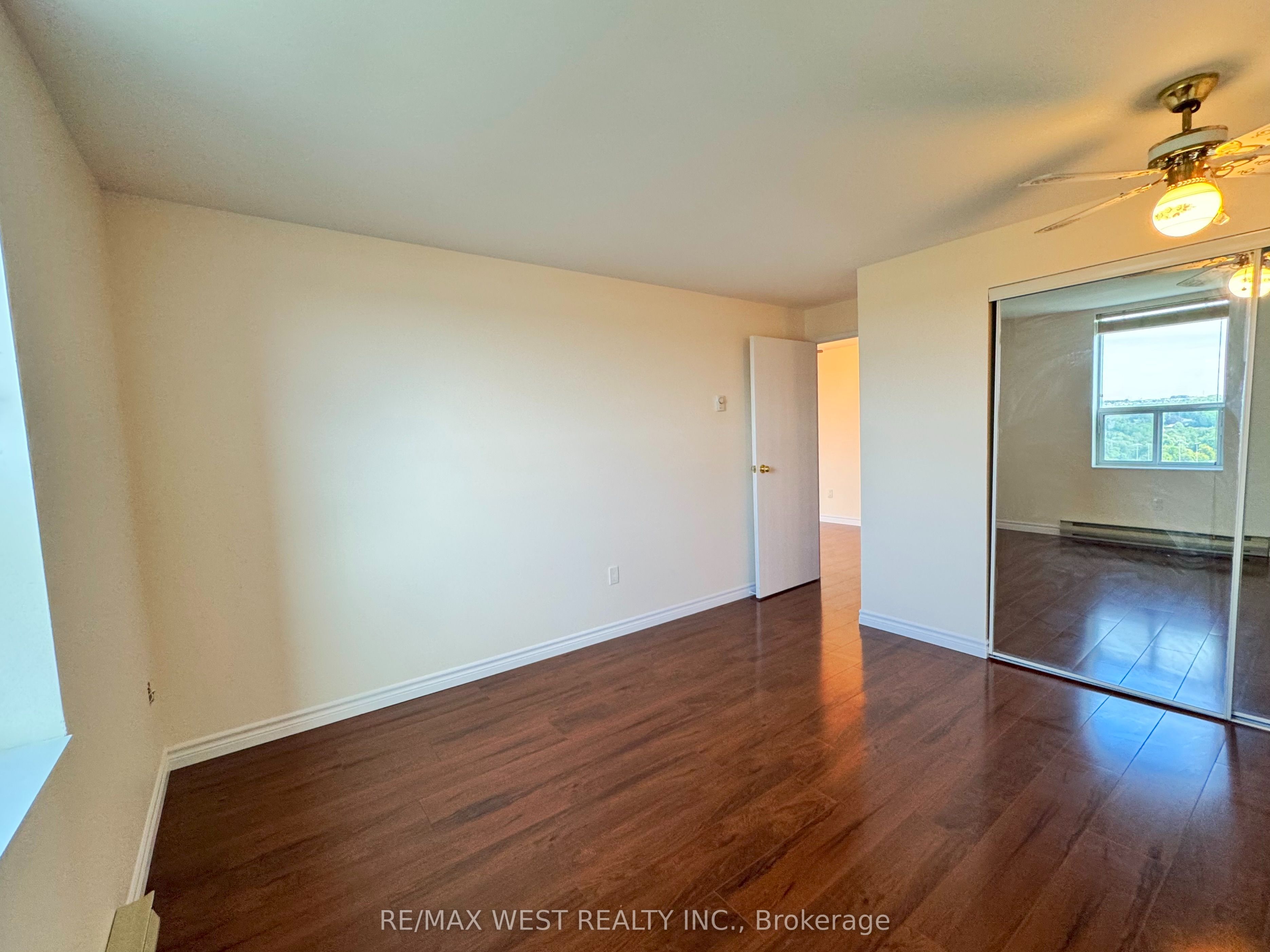55 Green Valley Drive 1506 Property Photo 23