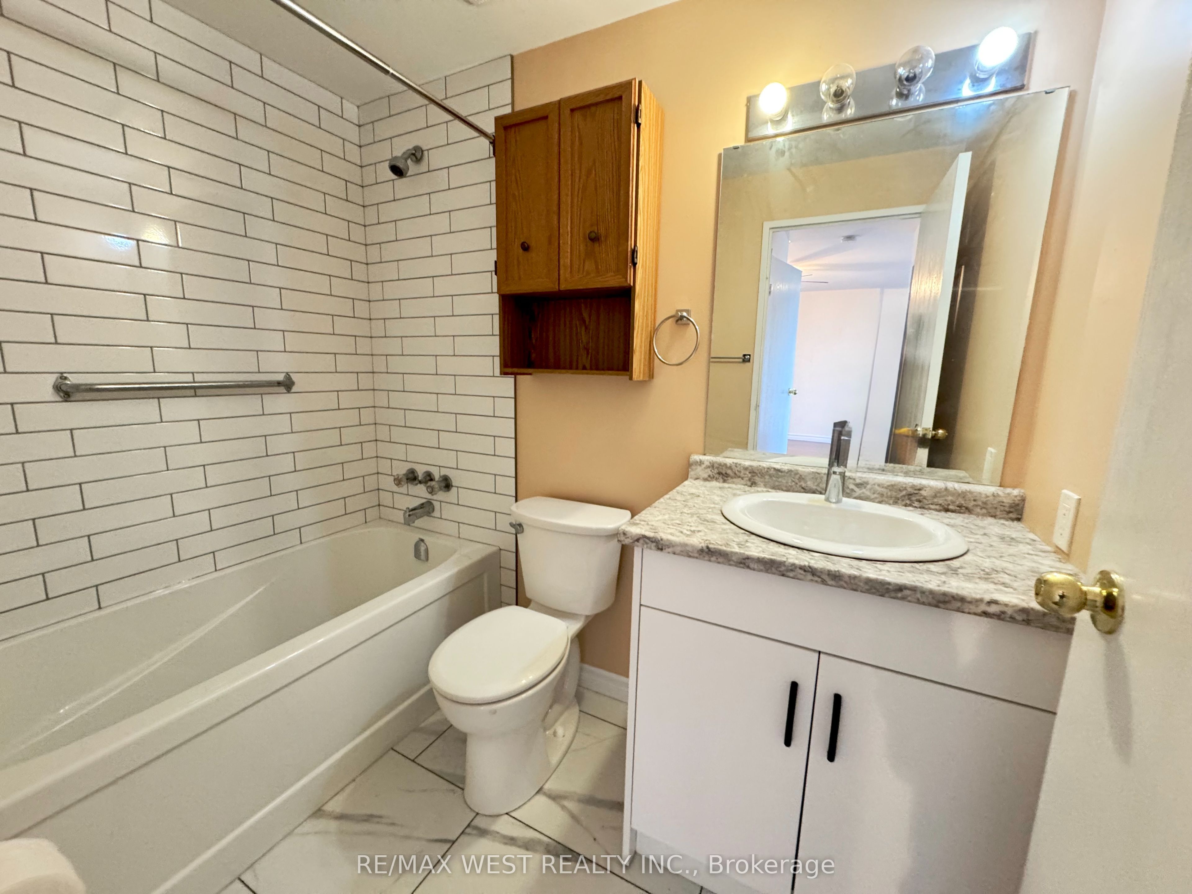 55 Green Valley Drive 1506 Property Photo 25