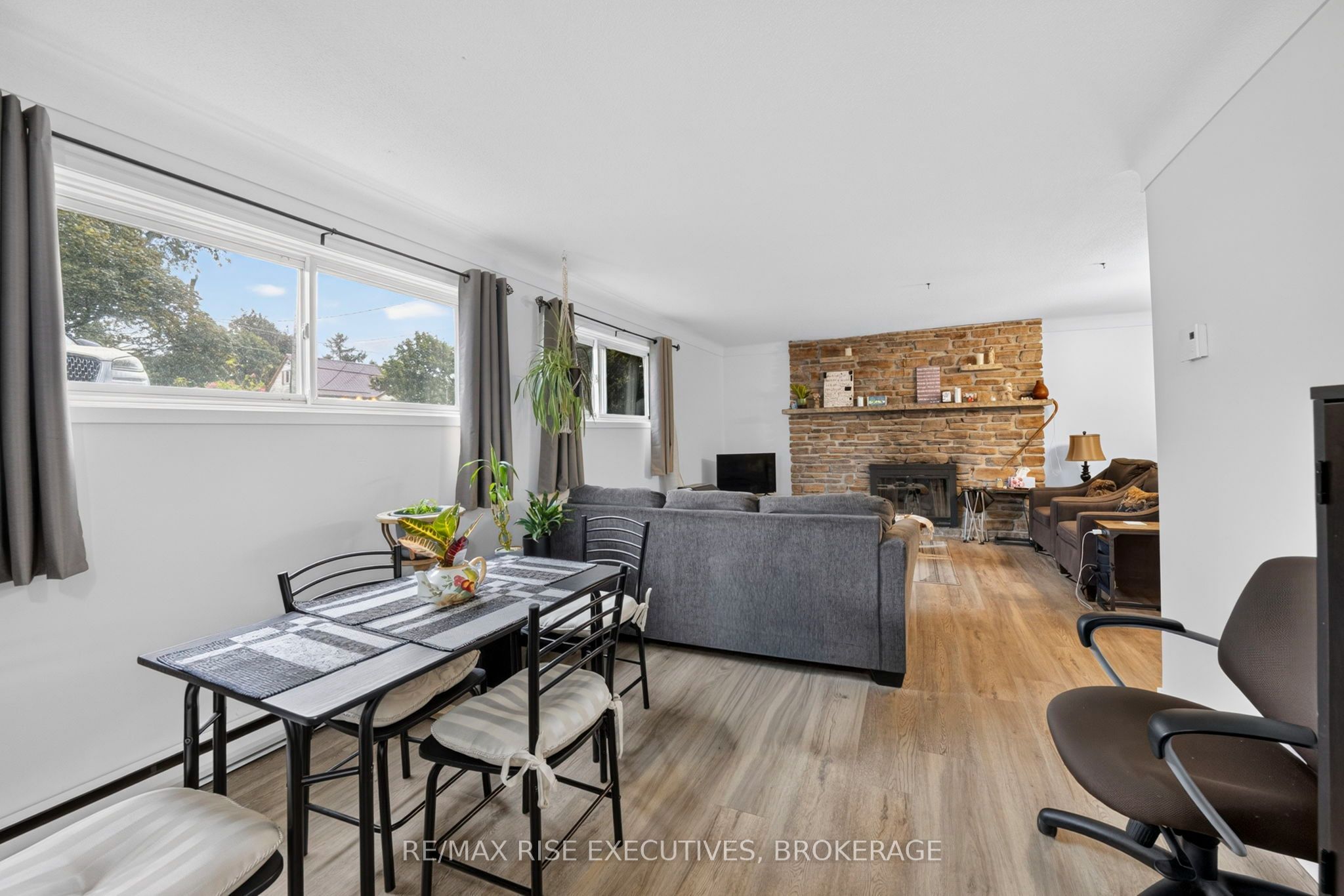 33 Montgomery Boulevard Property Photo 14
