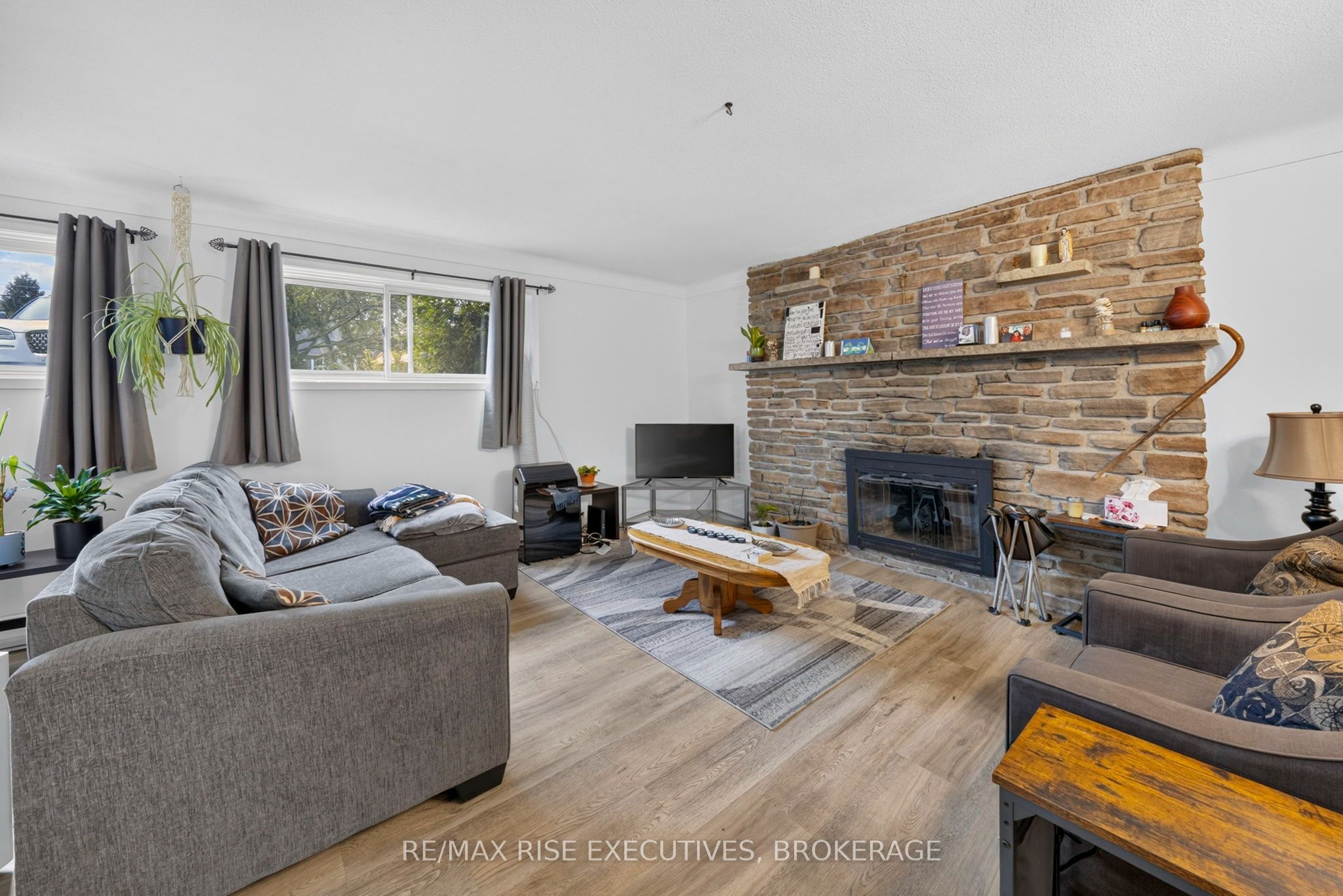 33 Montgomery Boulevard Property Photo 16