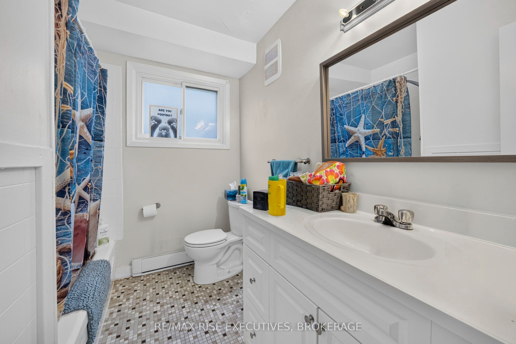 33 Montgomery Boulevard Property Photo 20