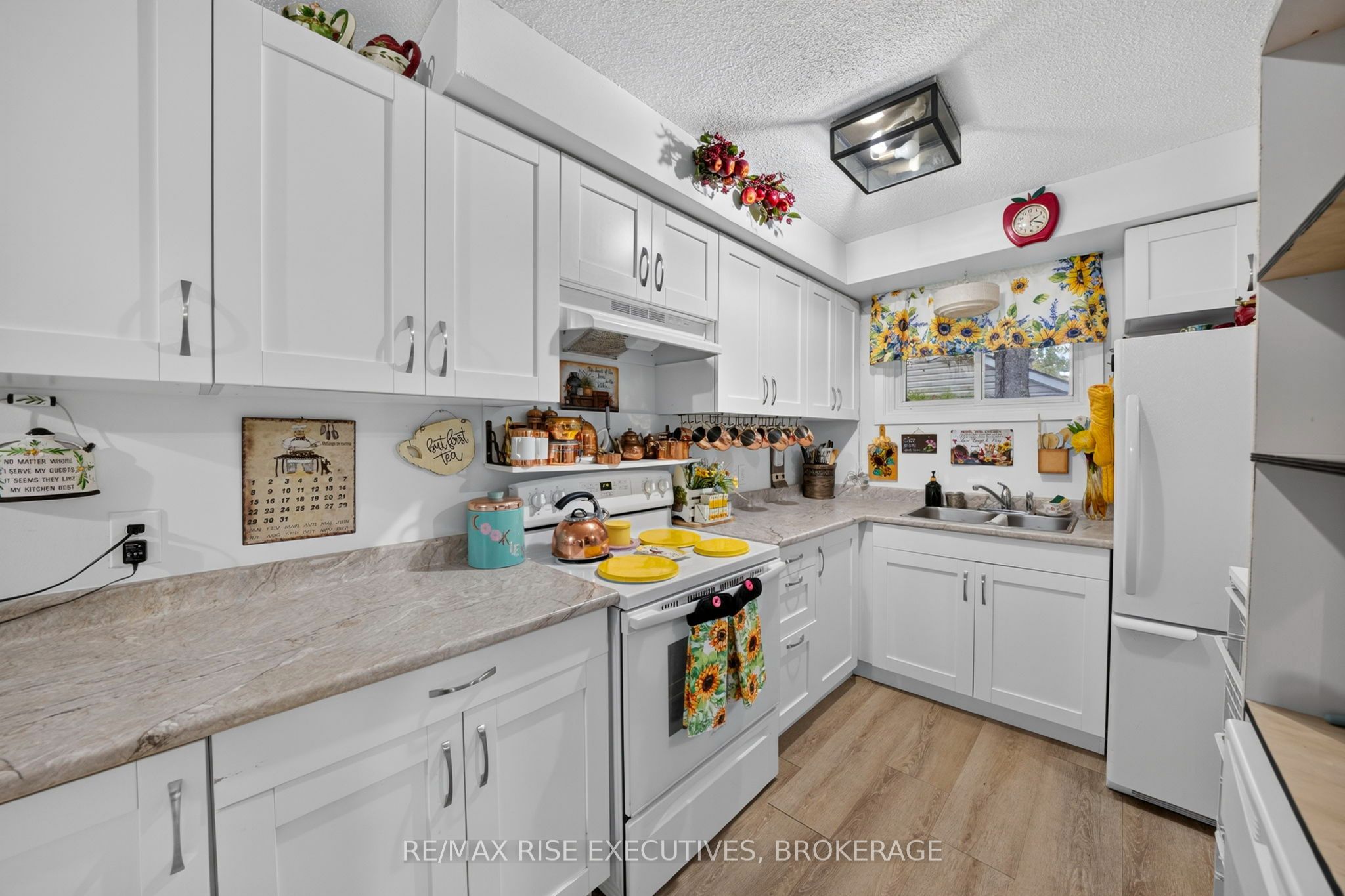 33 Montgomery Boulevard Property Photo 28