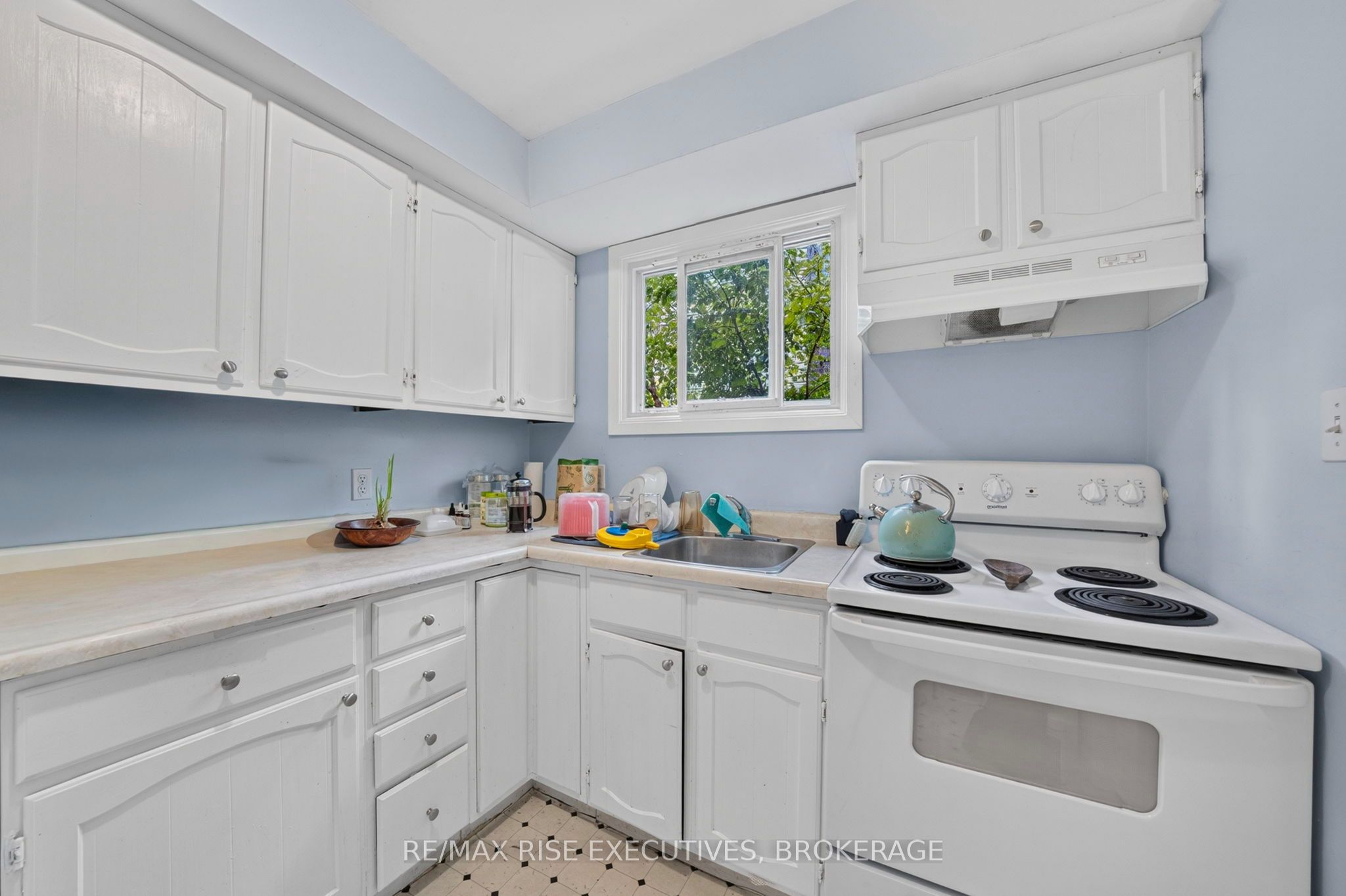 33 Montgomery Boulevard Property Photo 40