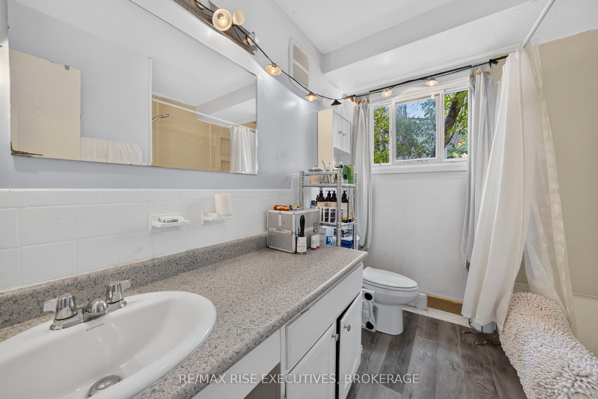 33 Montgomery Boulevard Property Photo 43
