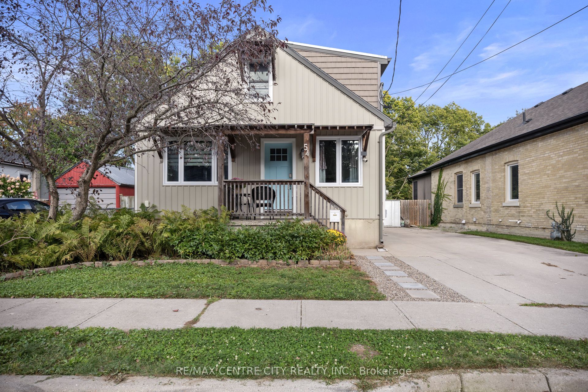 54 Miles Street Property Photo 1