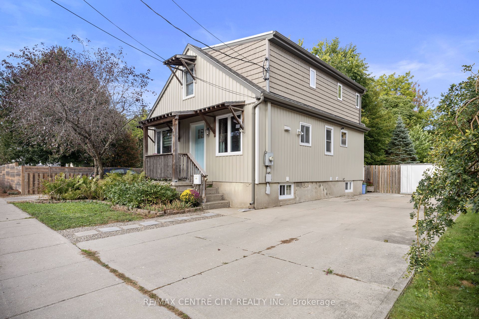 54 Miles Street Property Photo 2