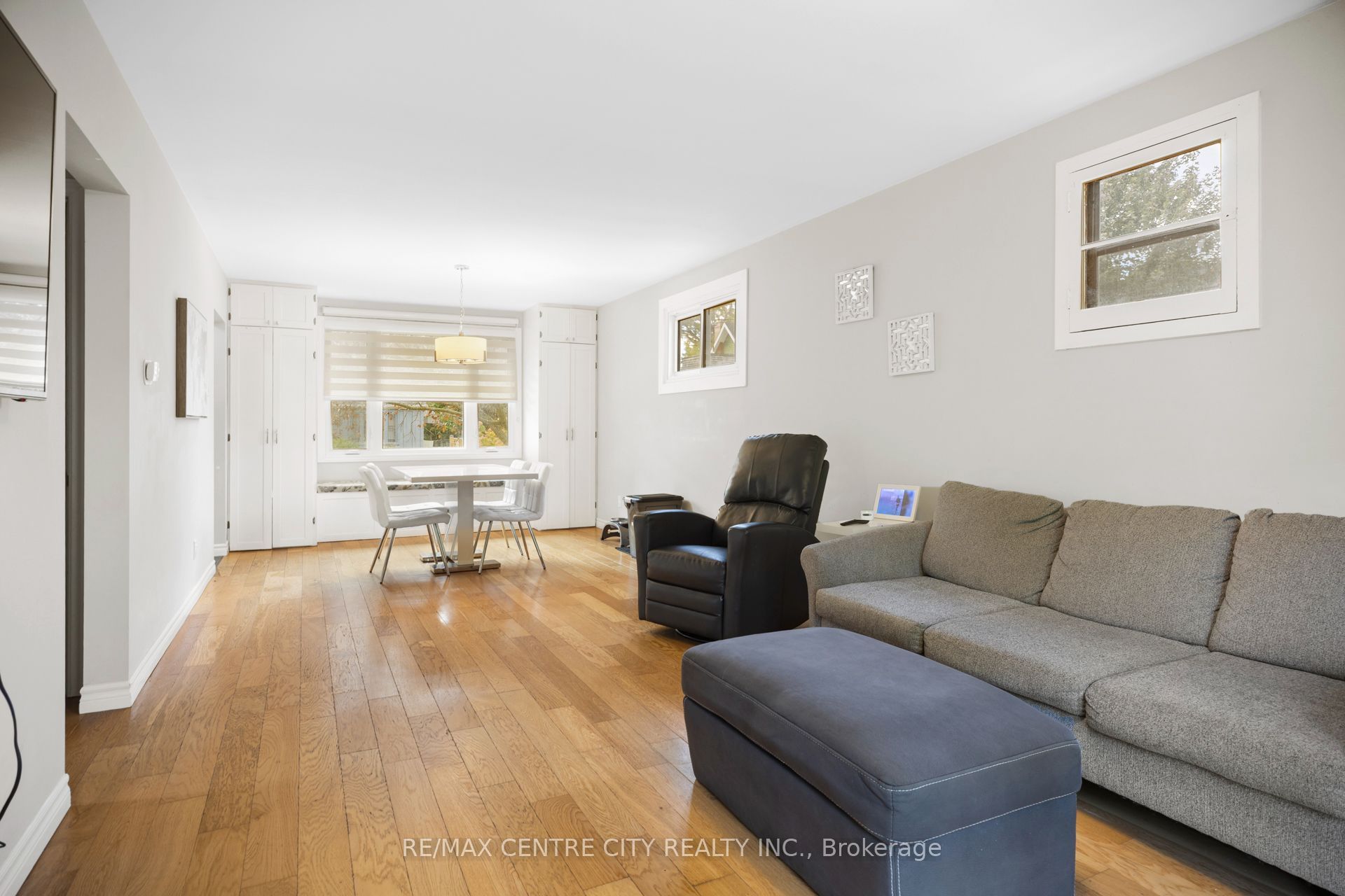 54 Miles Street Property Photo 8