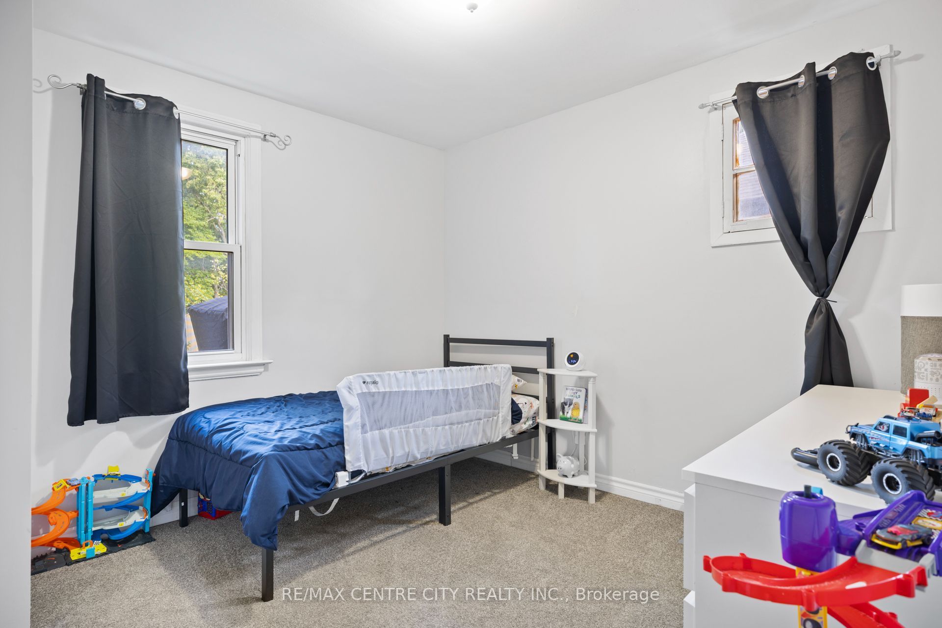 54 Miles Street Property Photo 10