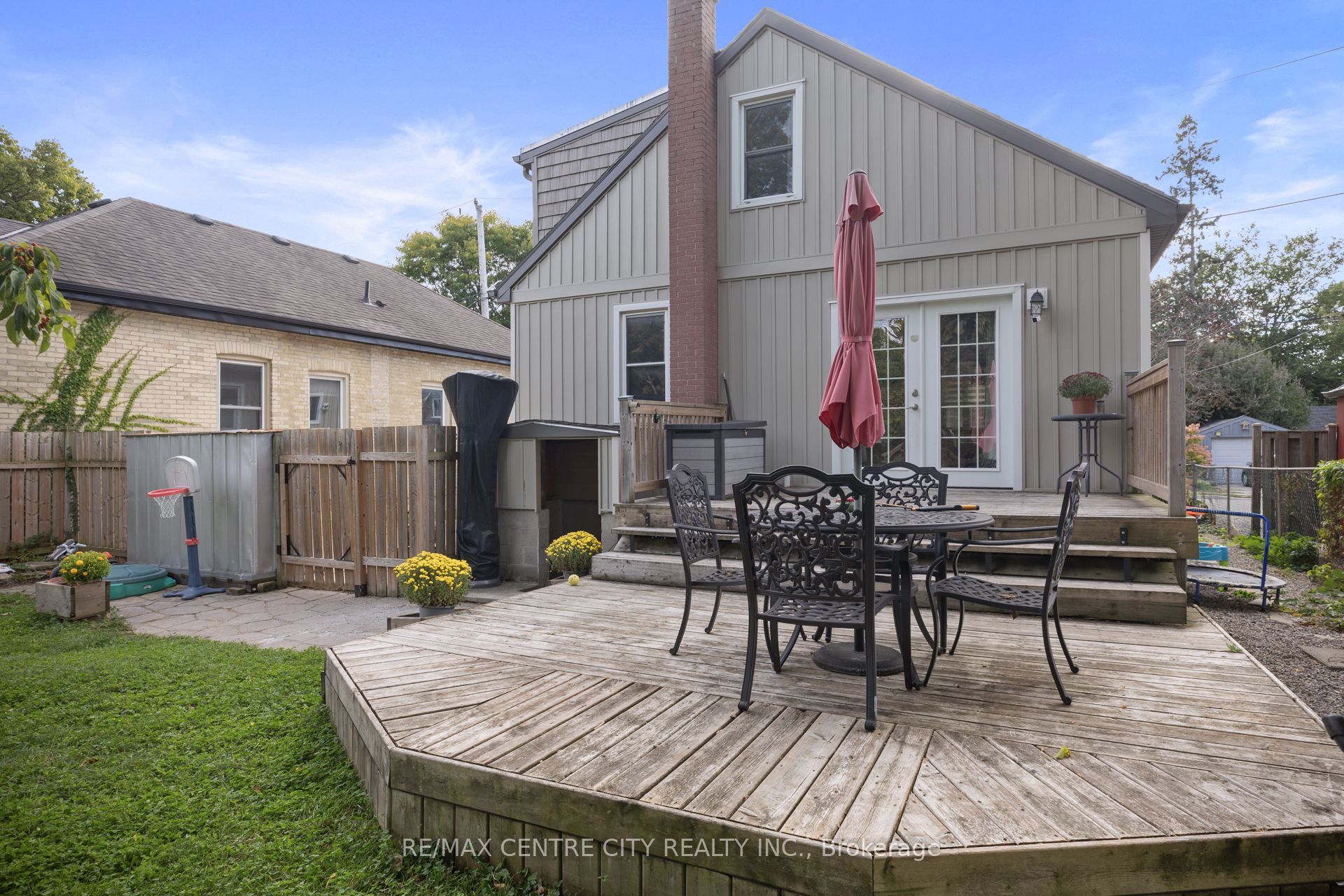 54 Miles Street Property Photo 24