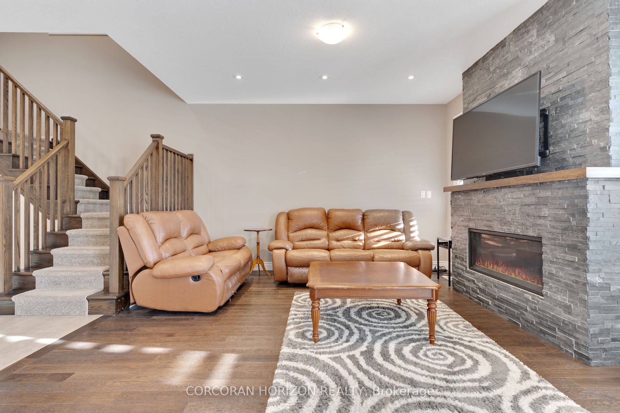 213 Ladyslipper Drive Property Photo 12