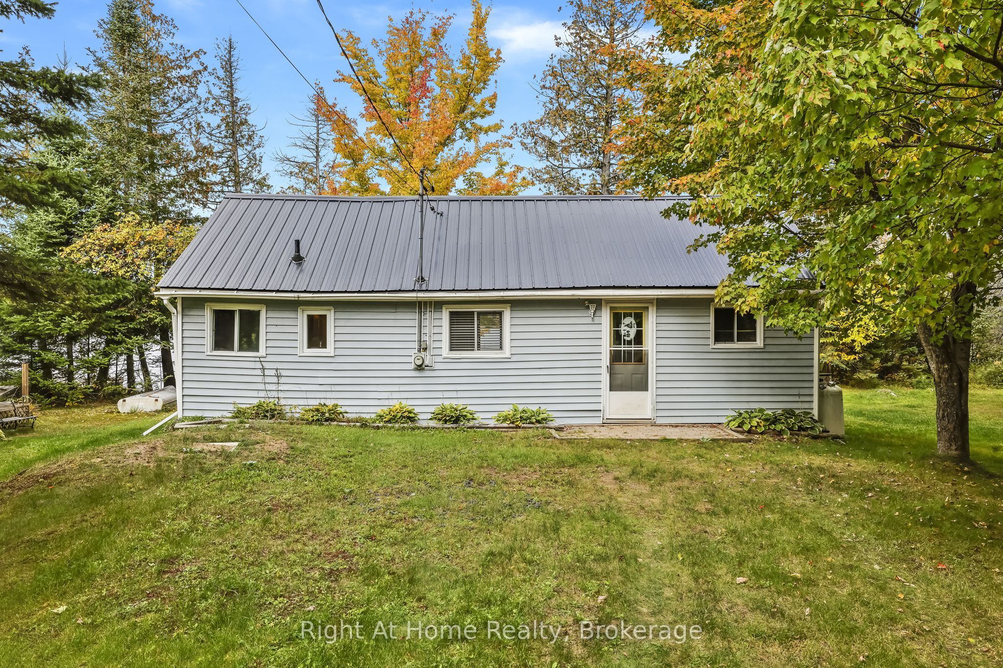 25 Snow Lk Lane Property Photo 6
