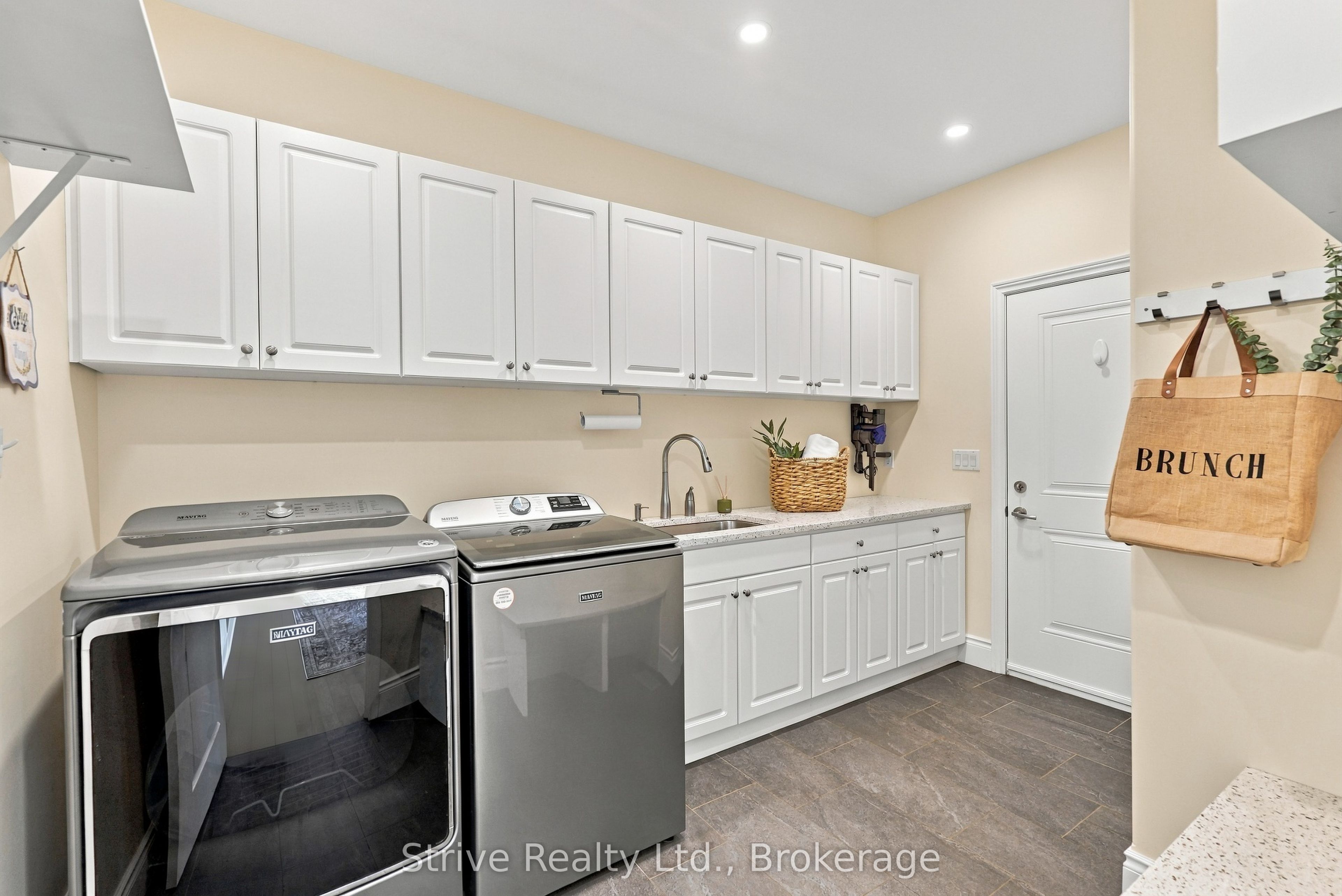 667 Huff Road Property Photo 26