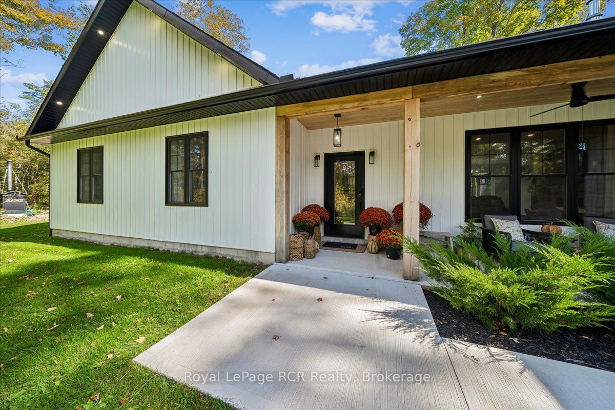 1342 Highway 6 Property Photo 3