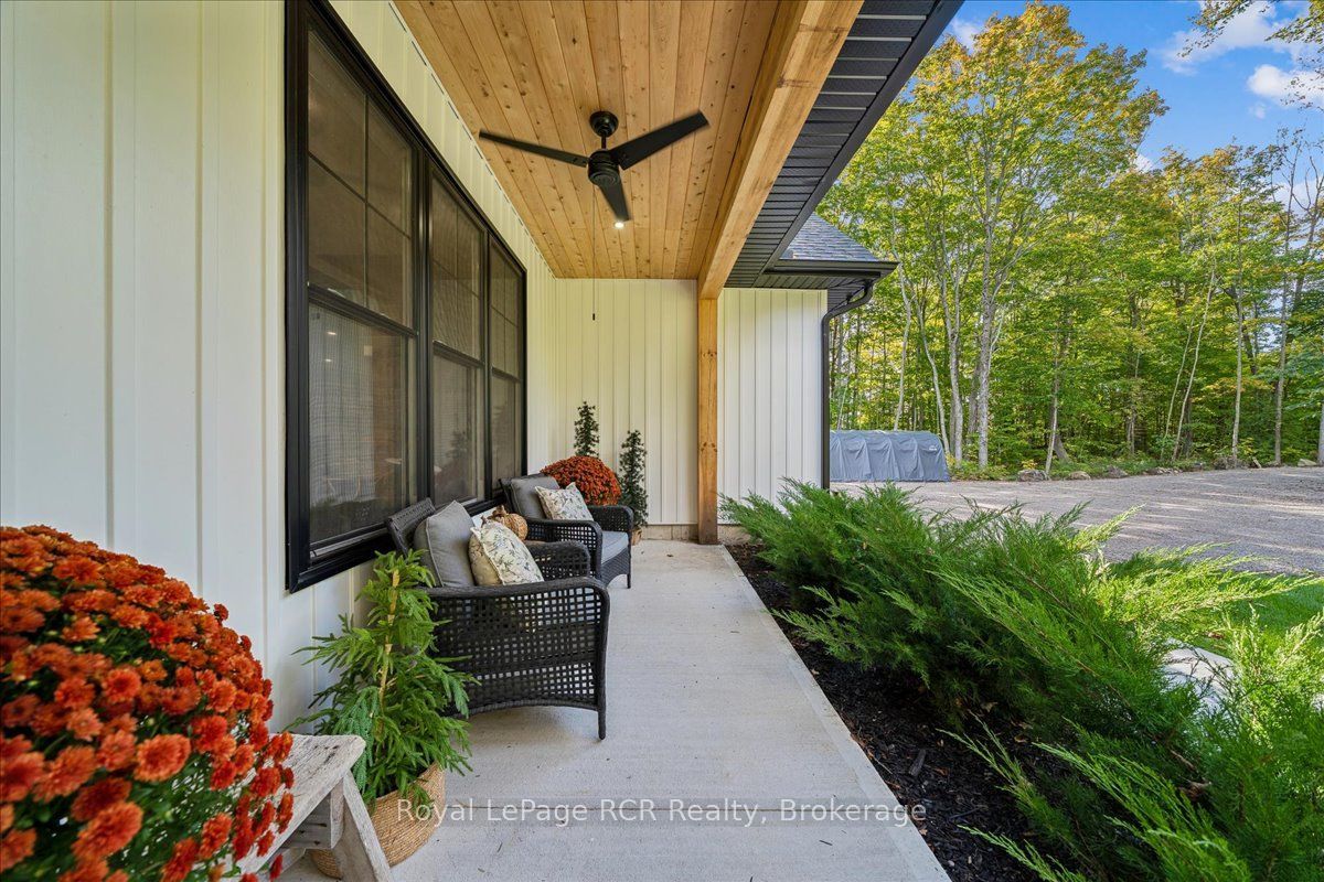 1342 Highway 6 Property Photo 4