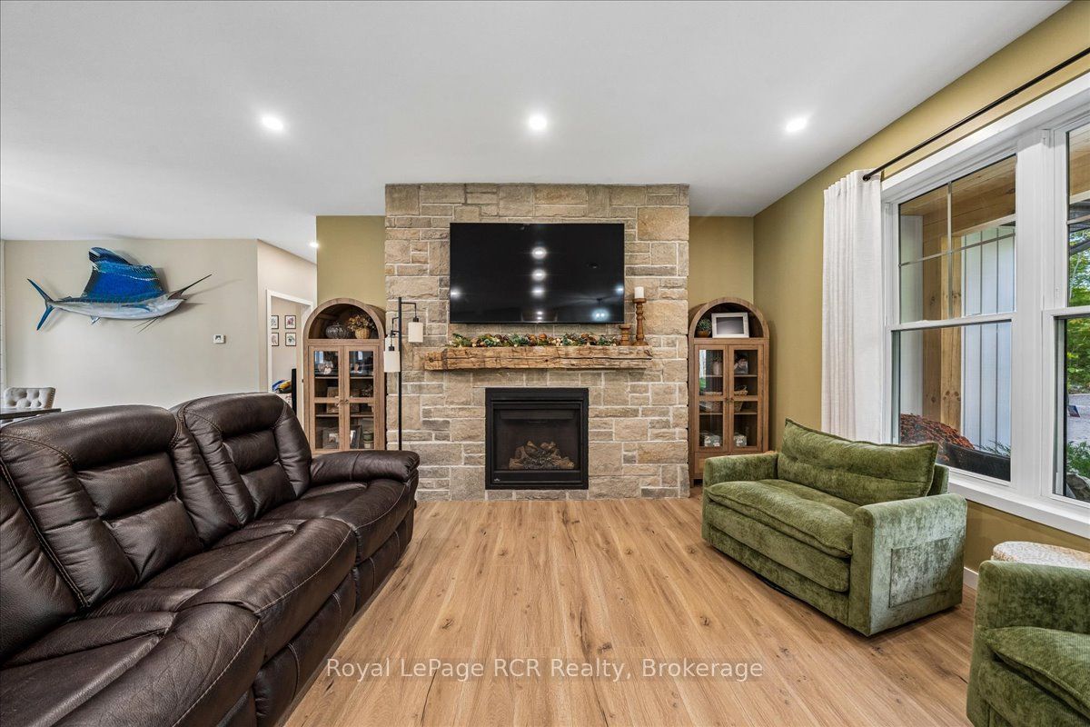 1342 Highway 6 Property Photo 8