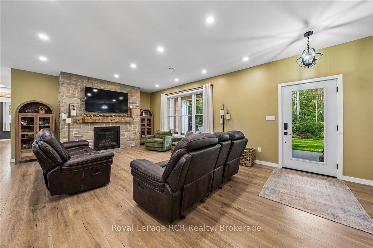 1342 Highway 6 Property Photo 10