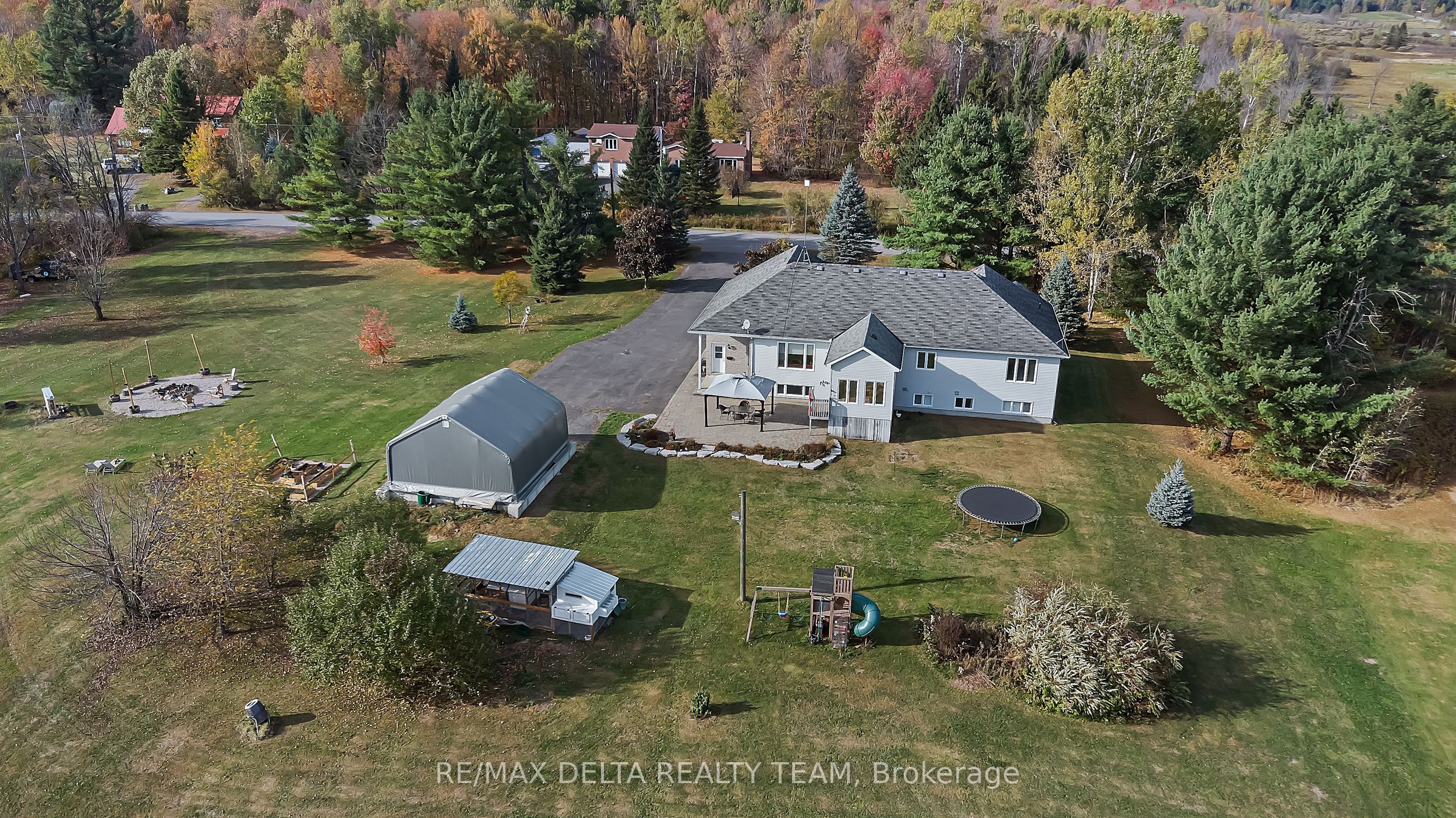 3782 Etienne Road Property Photo 2