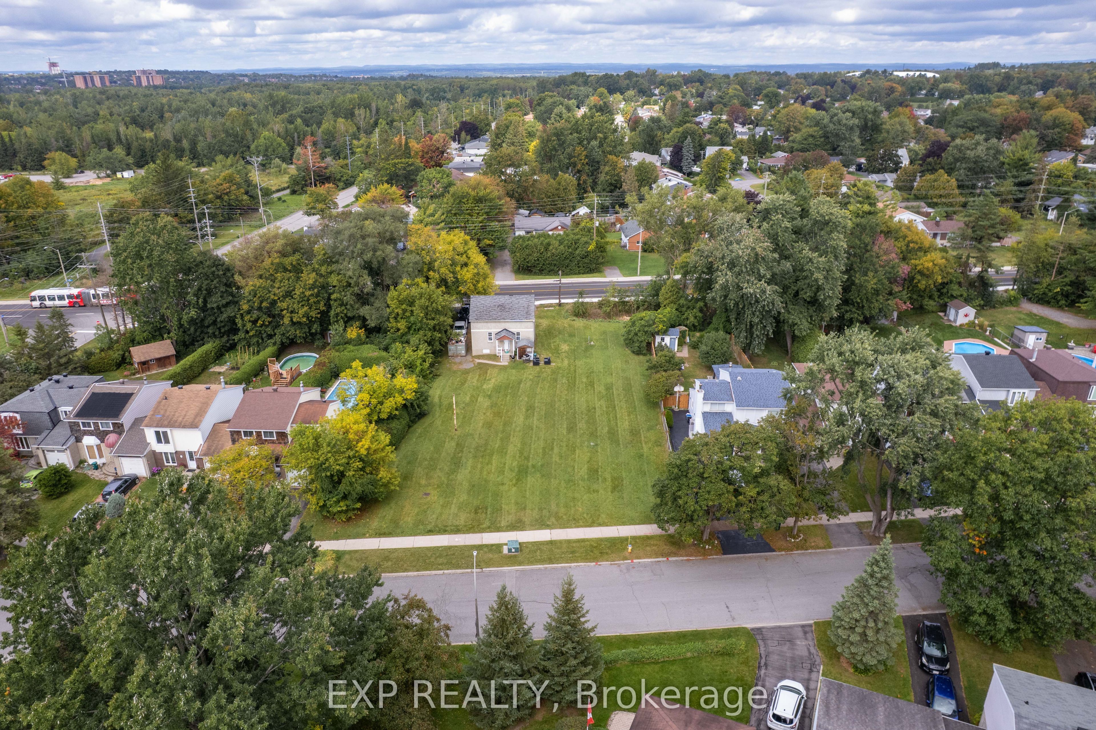 2446 Innes Road Property Photo 2
