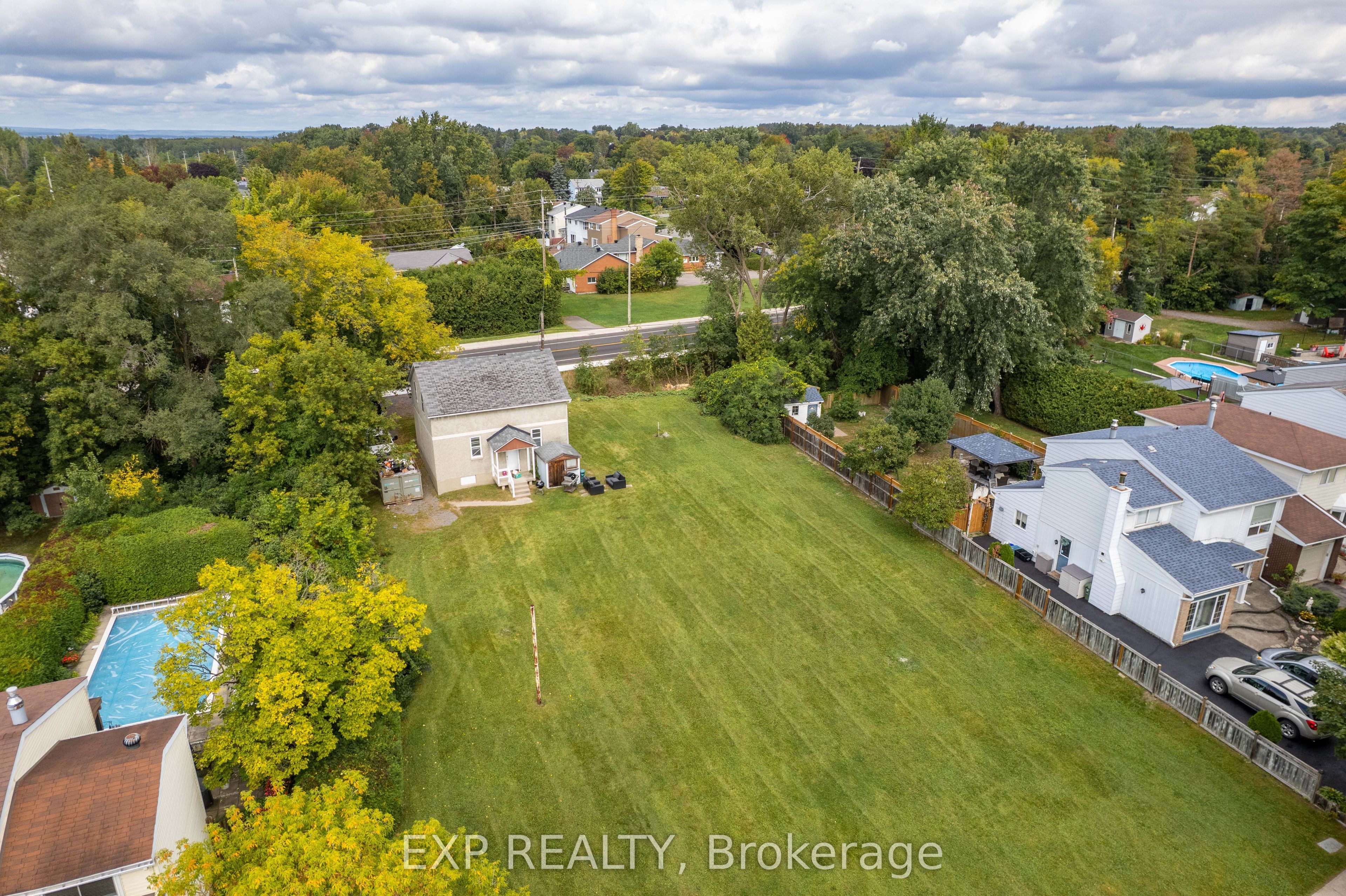 2446 Innes Road Property Photo 4