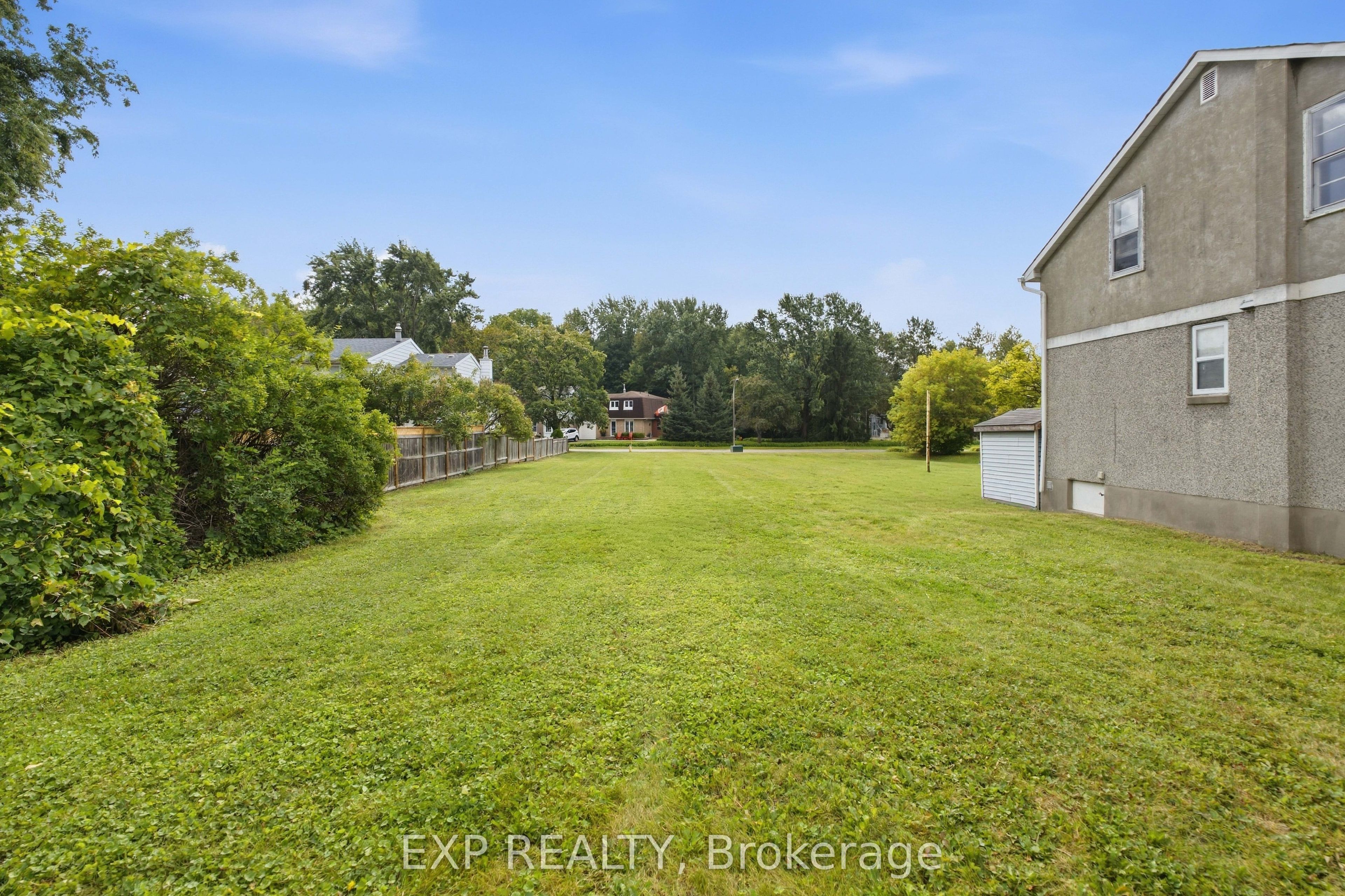 2446 Innes Road Property Photo 7