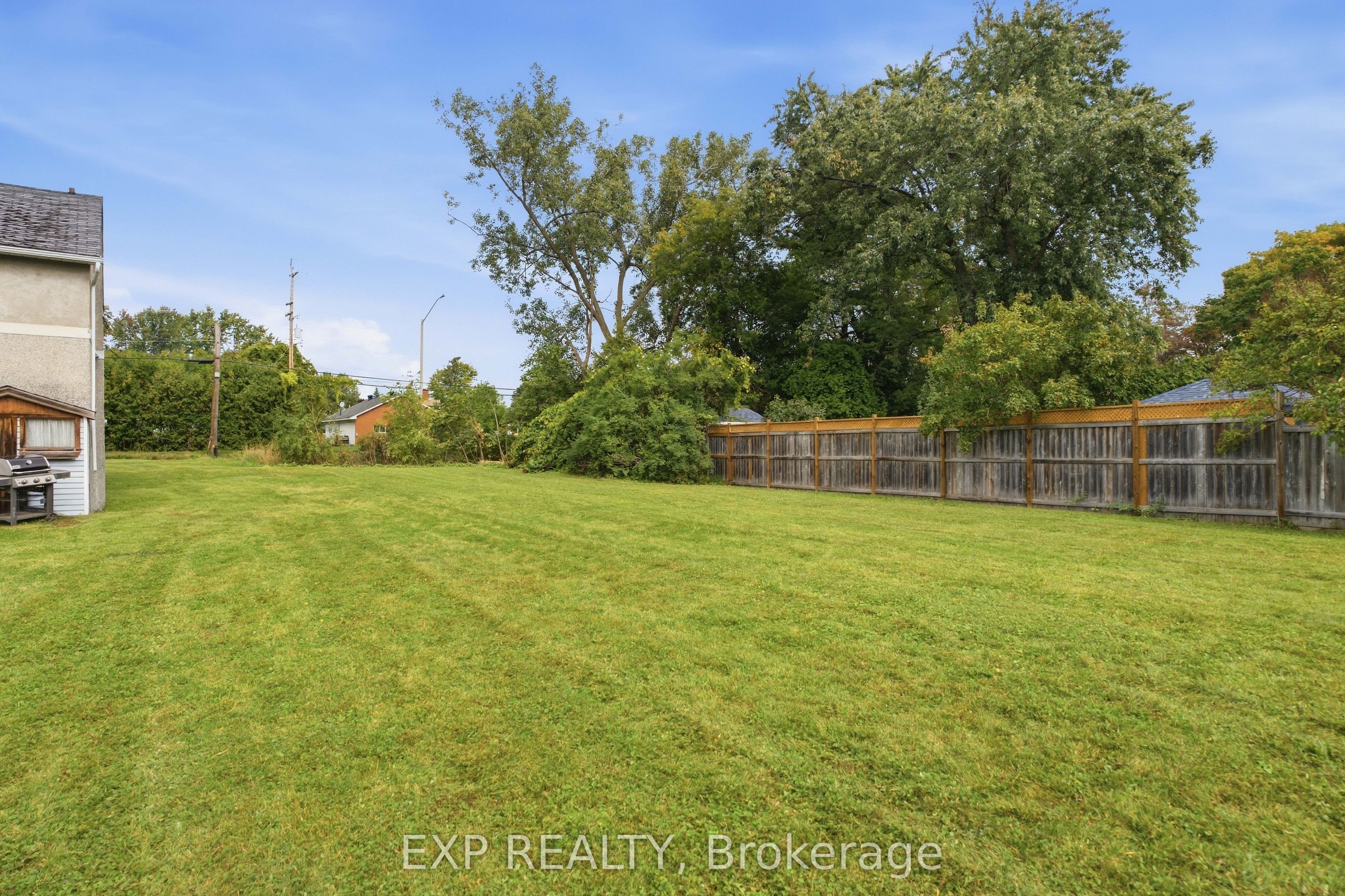 2446 Innes Road Property Photo 9