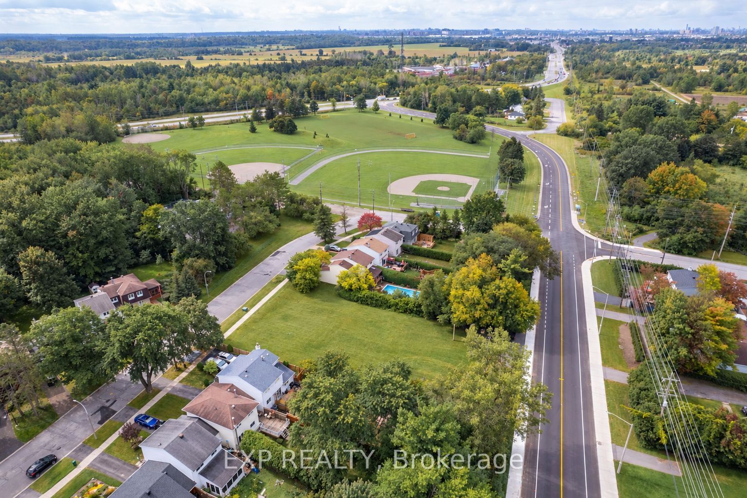 2446 Innes Road Property Photo 13