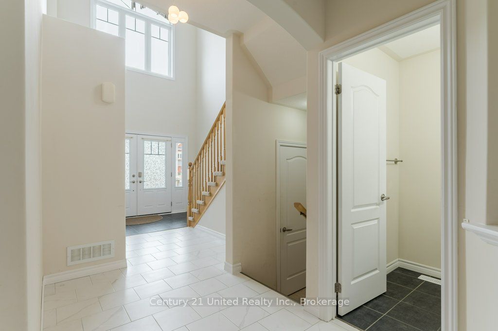 57 Voyageur Street Property Photo 6
