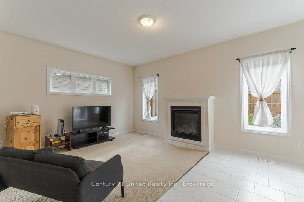 57 Voyageur Street Property Photo 7