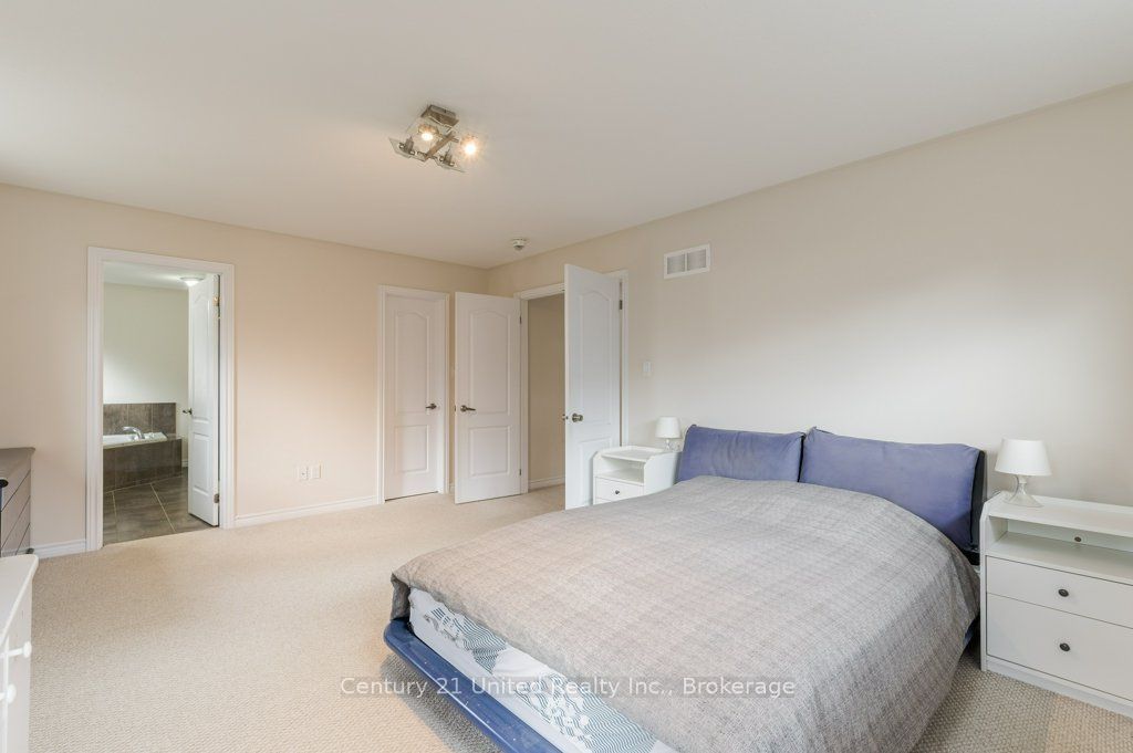 57 Voyageur Street Property Photo 11