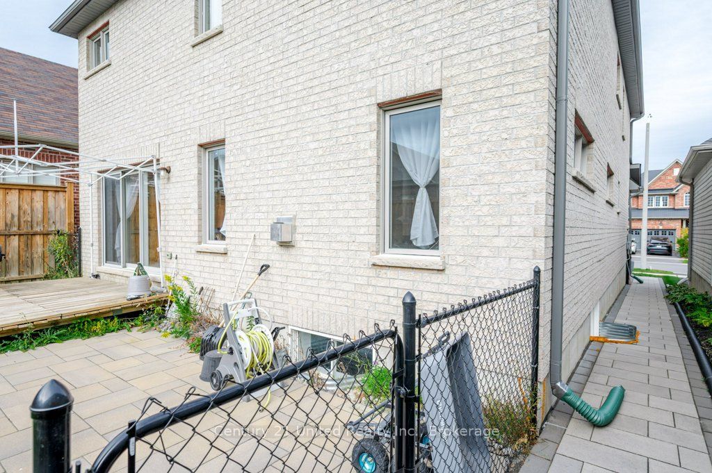 57 Voyageur Street Property Photo 25