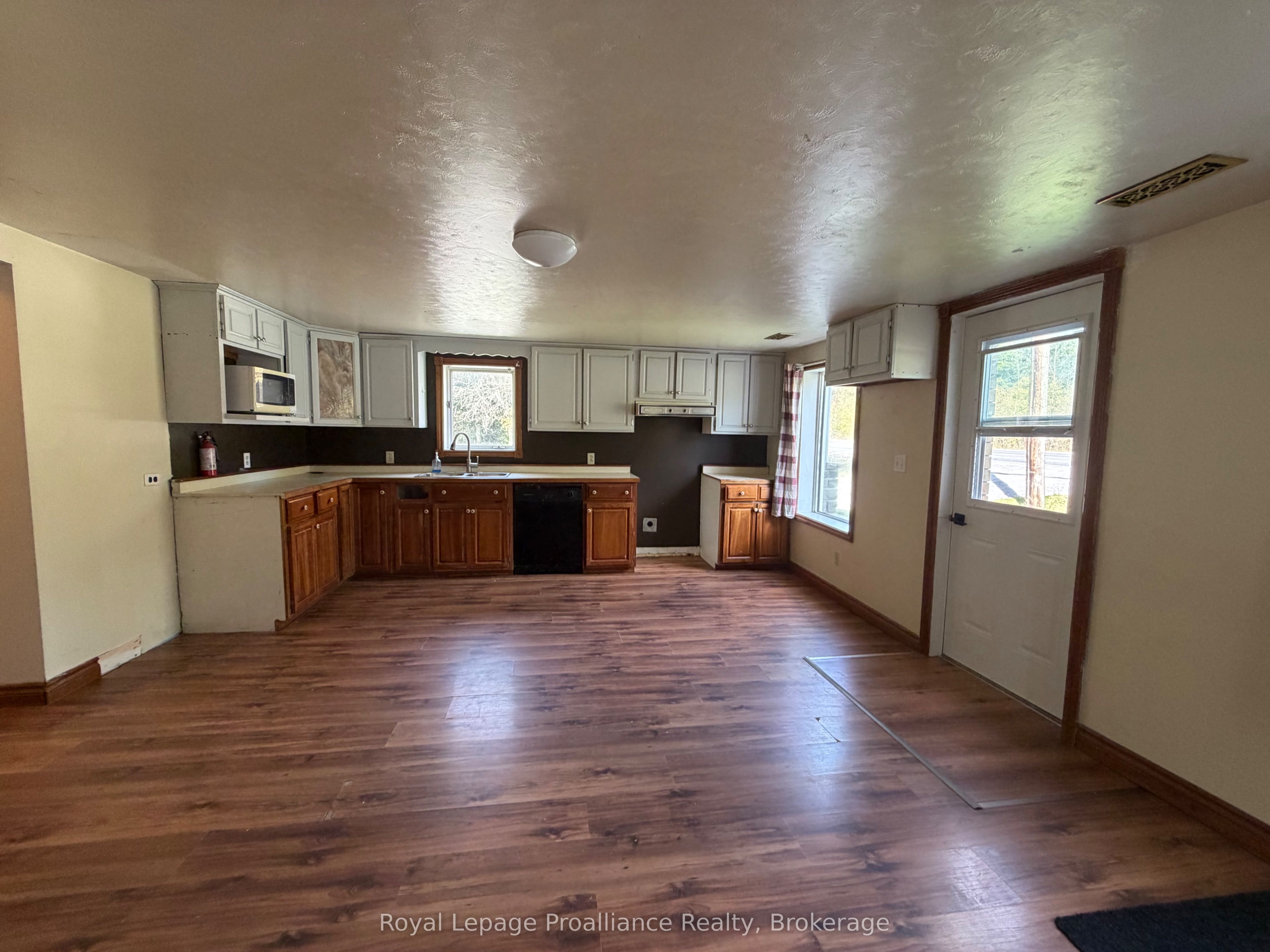 5465 Stirling-marmora Road Property Photo 4