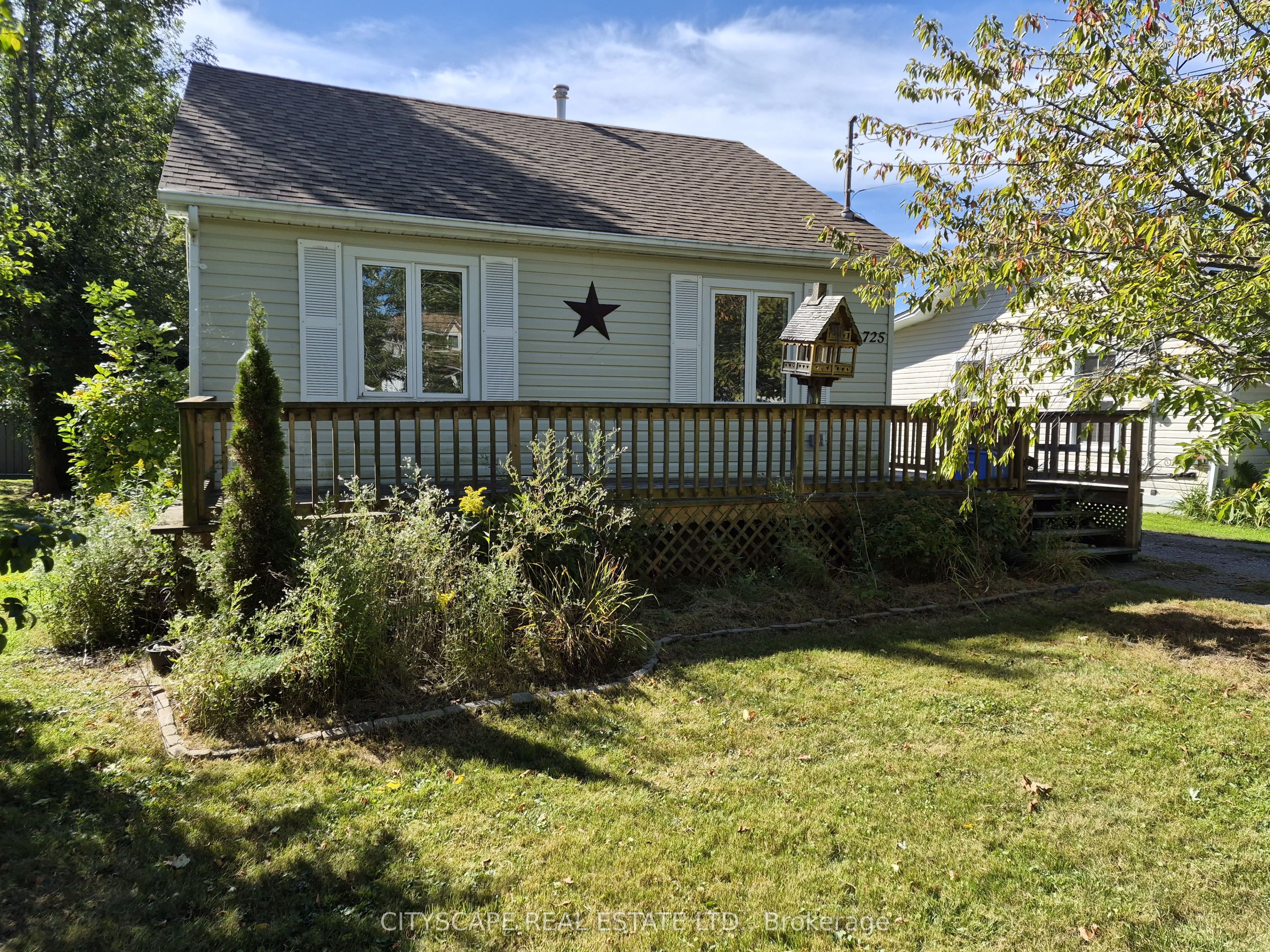 725 Dominion Road Property Photo 1