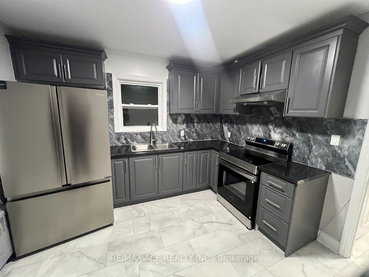 21 Towpath Road 2 Property Photo 1