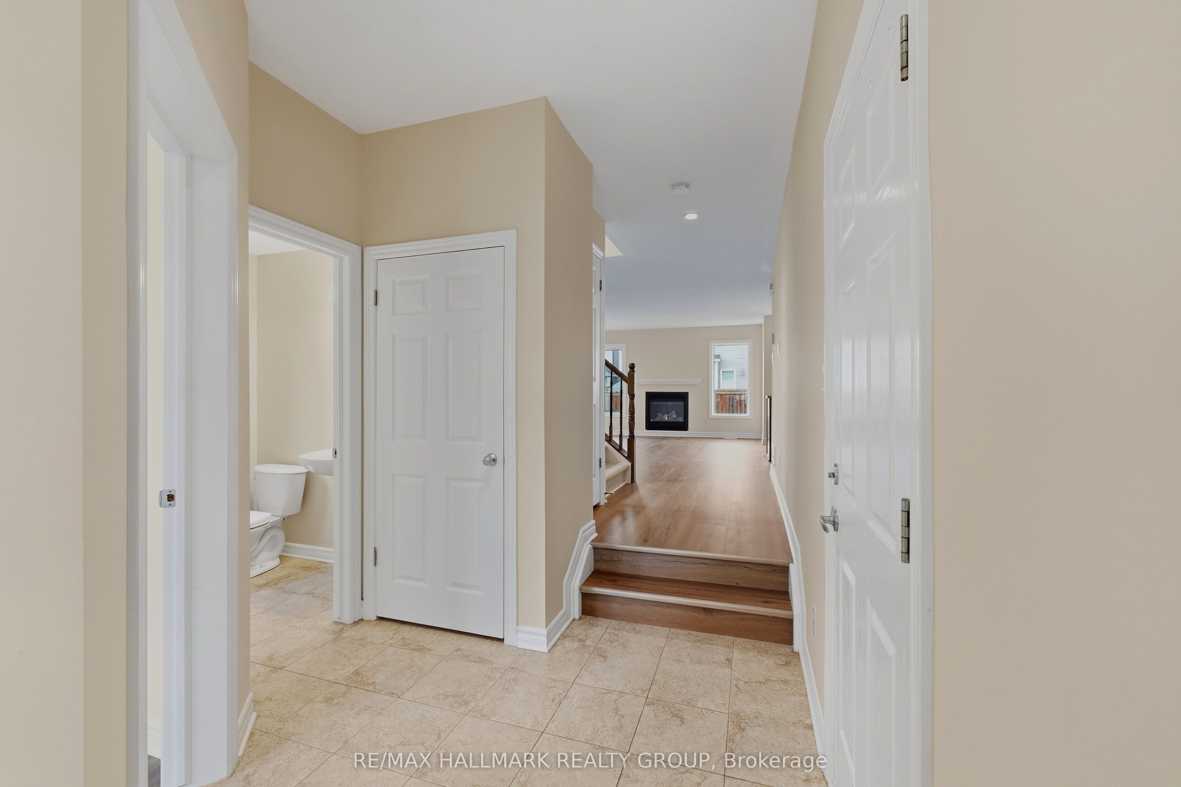 112 Akita Walk Property Photo 3