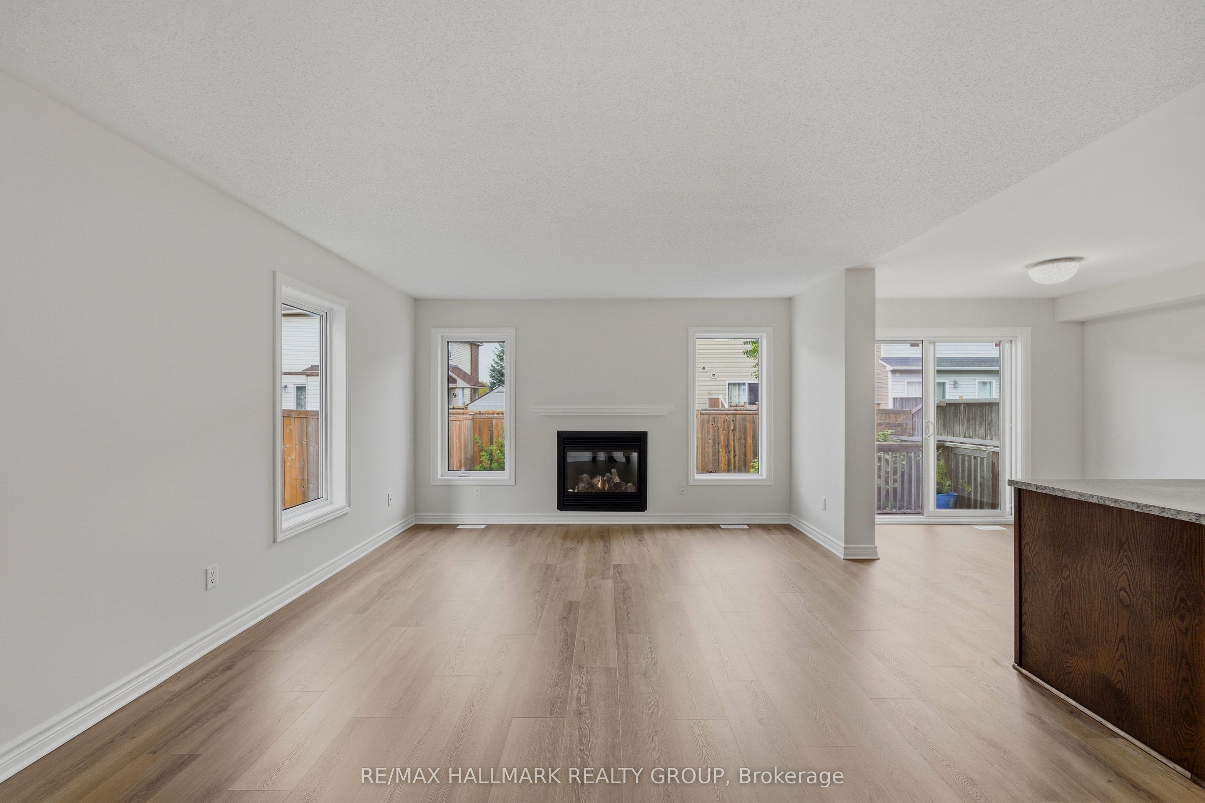 112 Akita Walk Property Photo 6