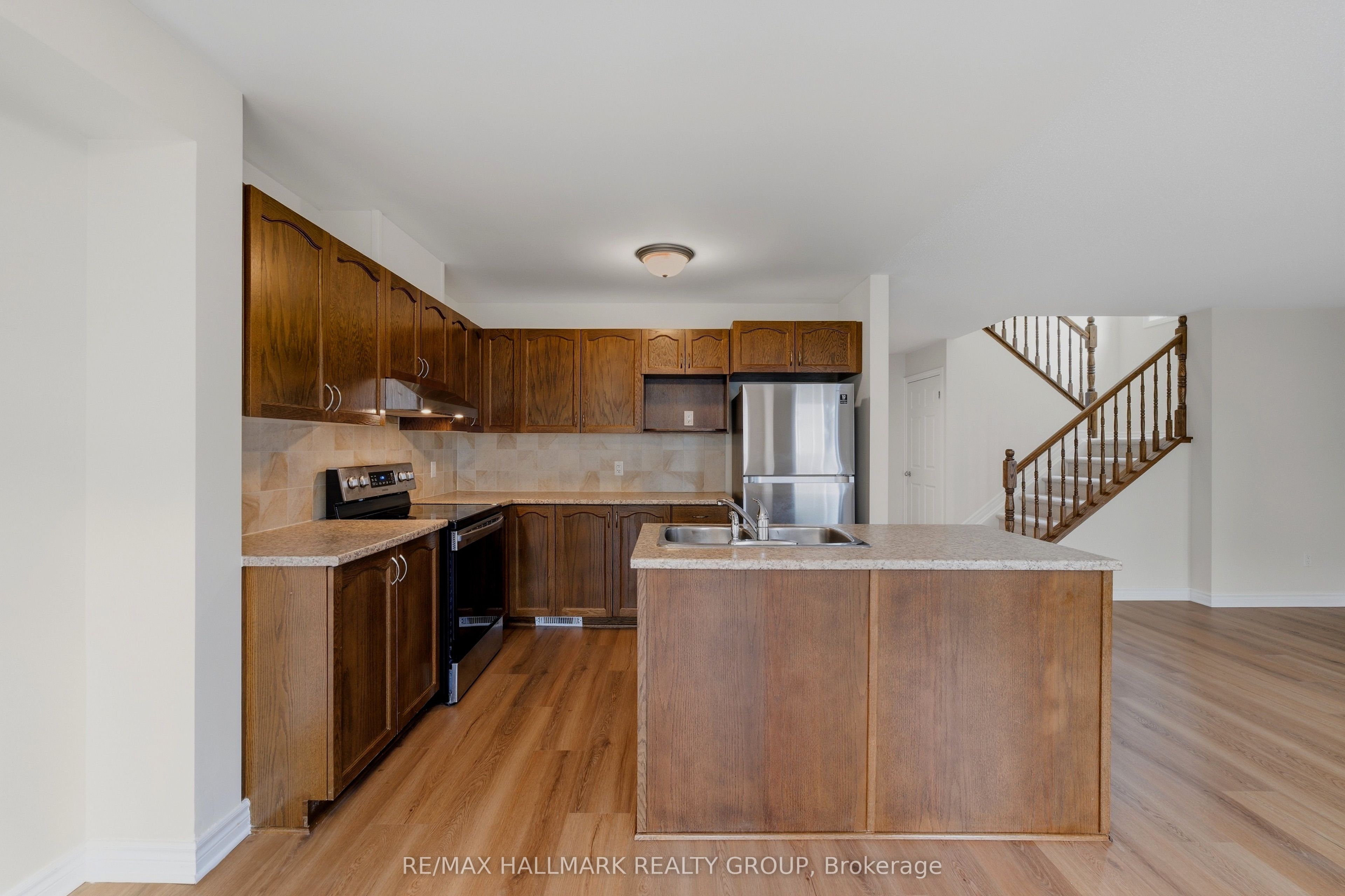 112 Akita Walk Property Photo 8