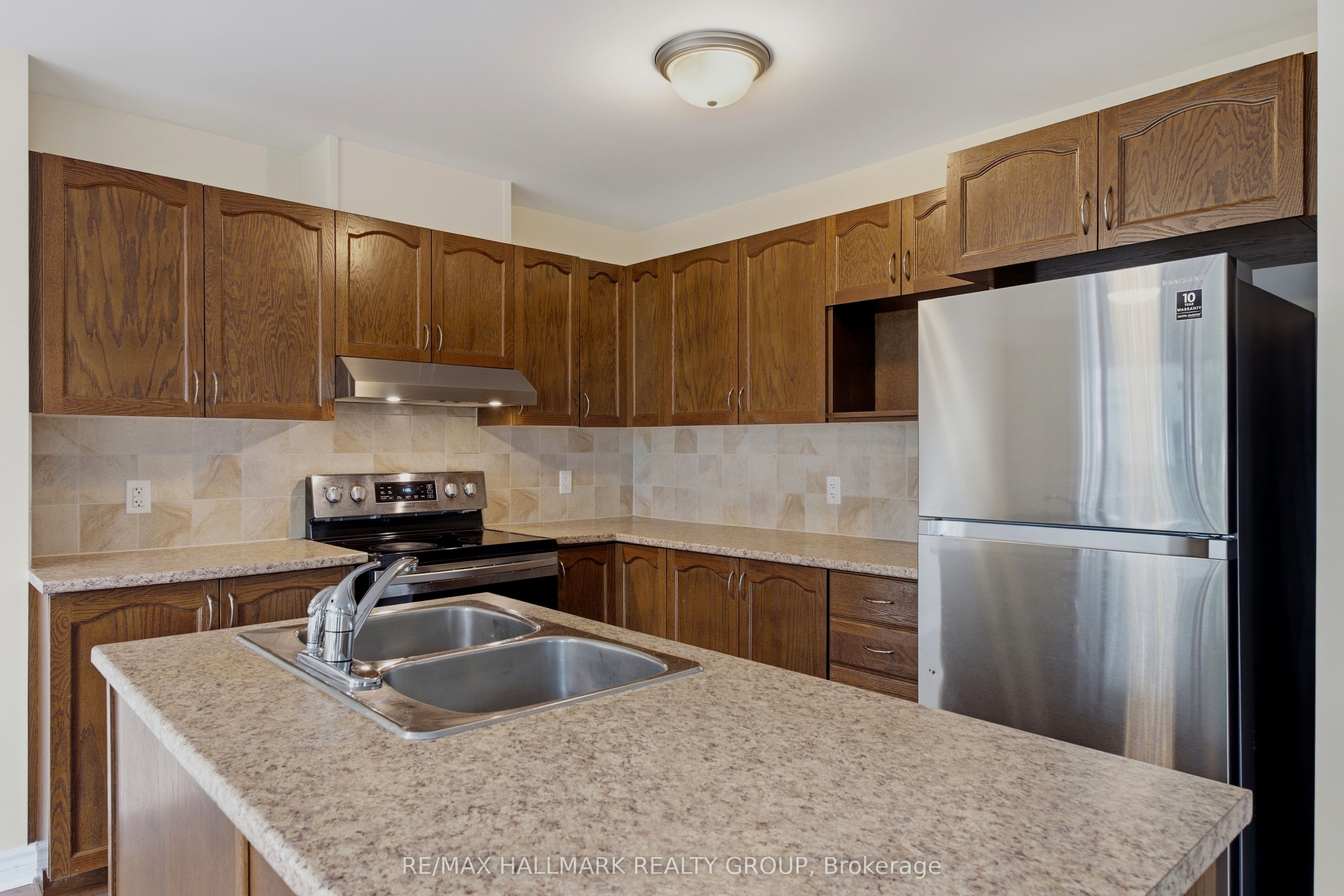 112 Akita Walk Property Photo 10
