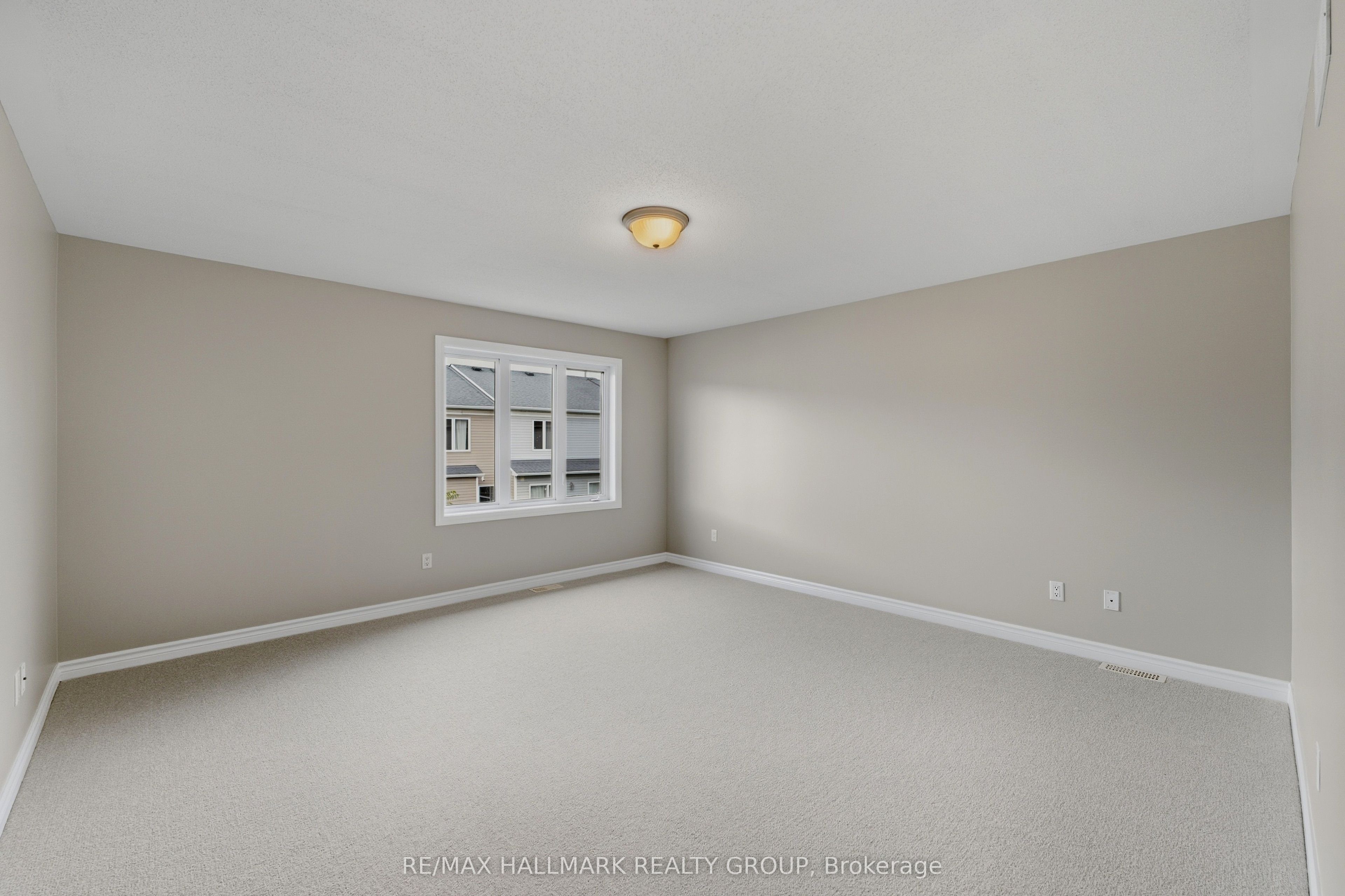 112 Akita Walk Property Photo 15