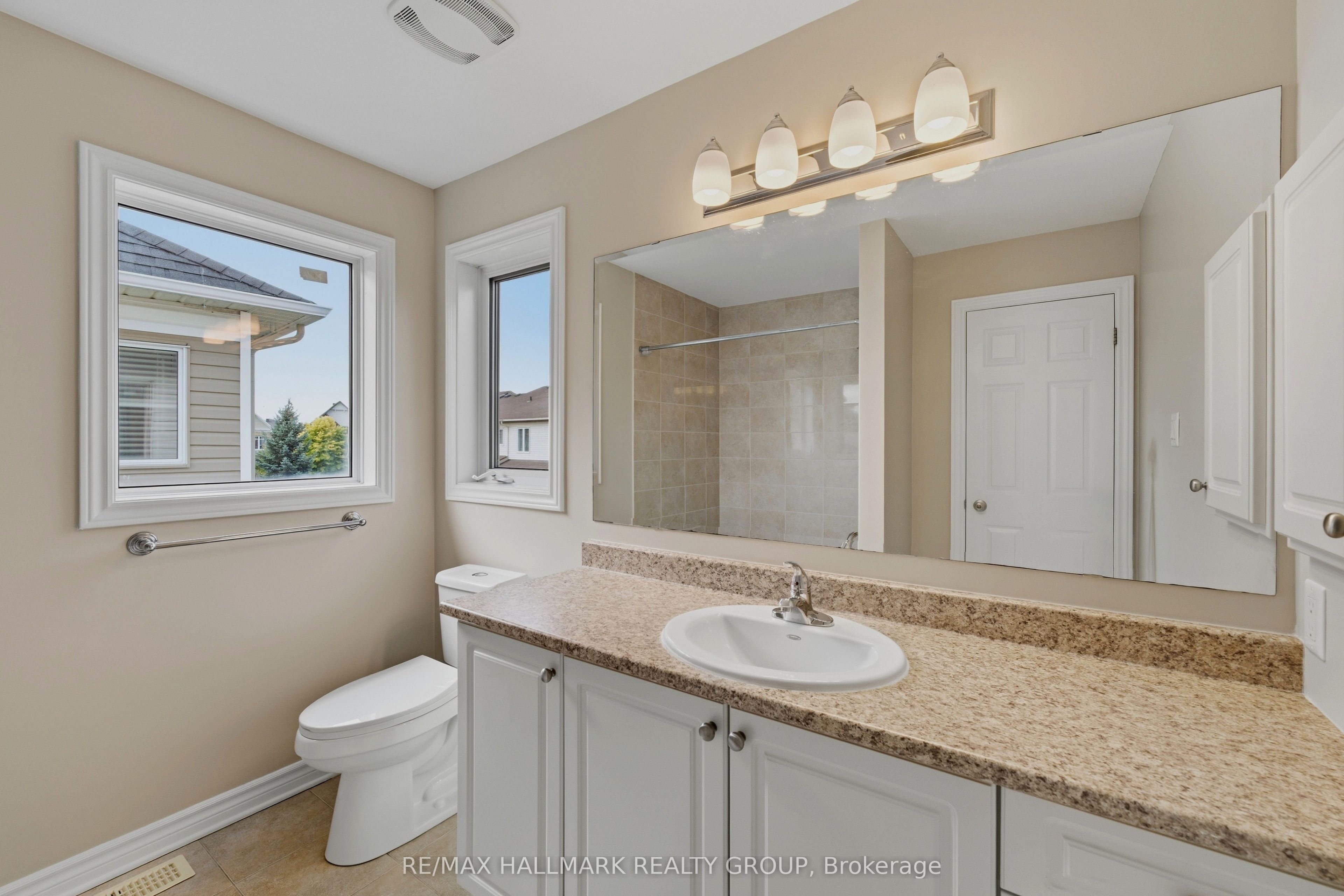 112 Akita Walk Property Photo 16