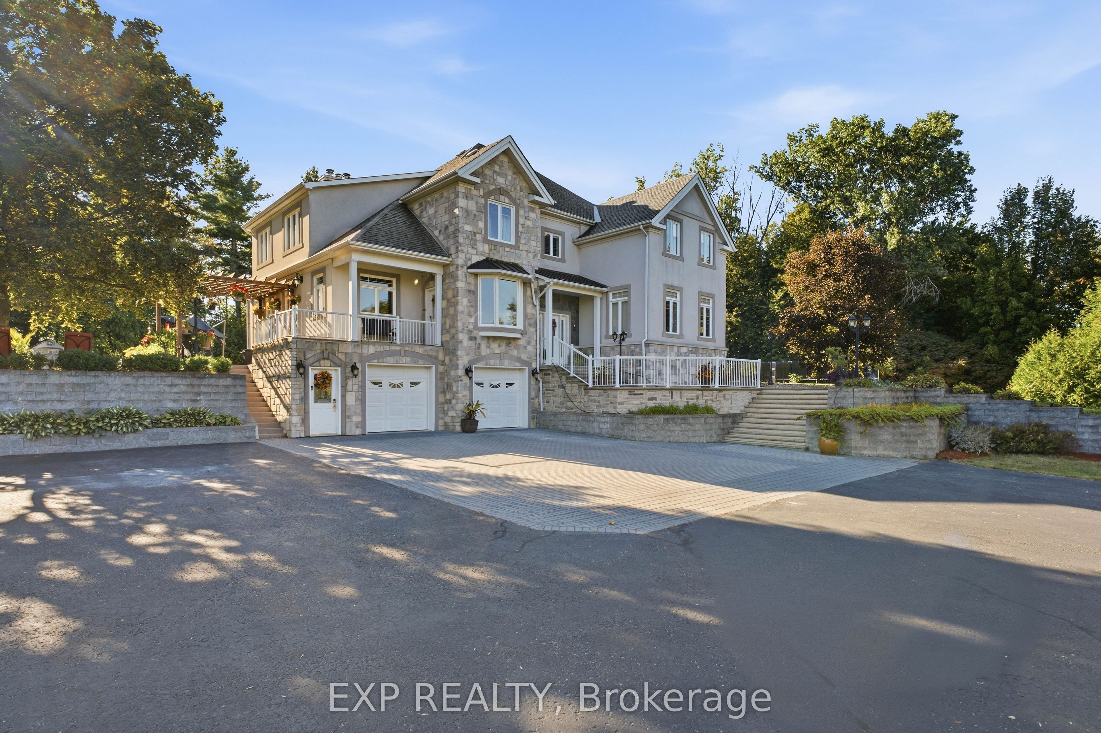 3402 Champlain Street Property Photo 2