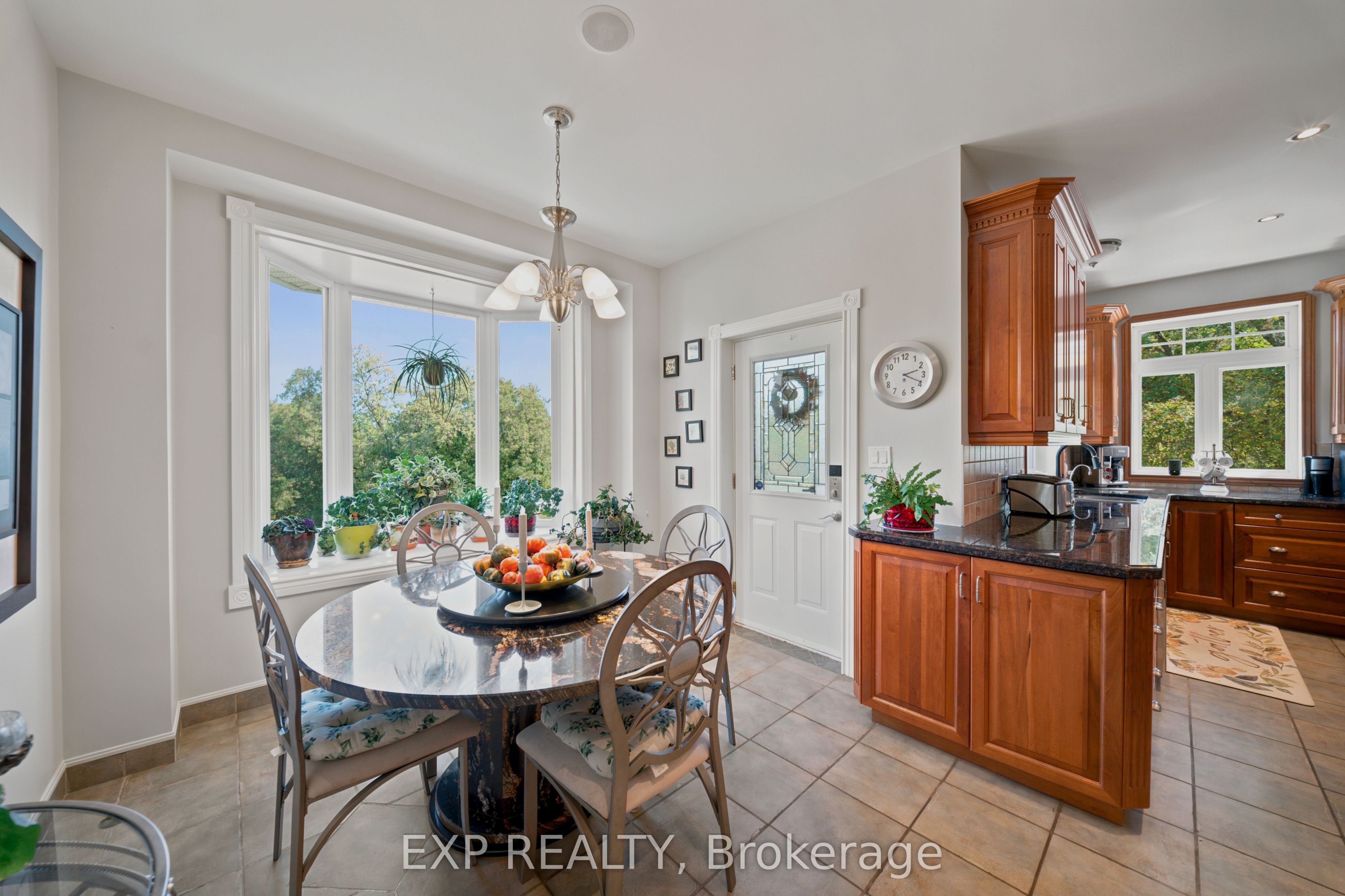 3402 Champlain Street Property Photo 7