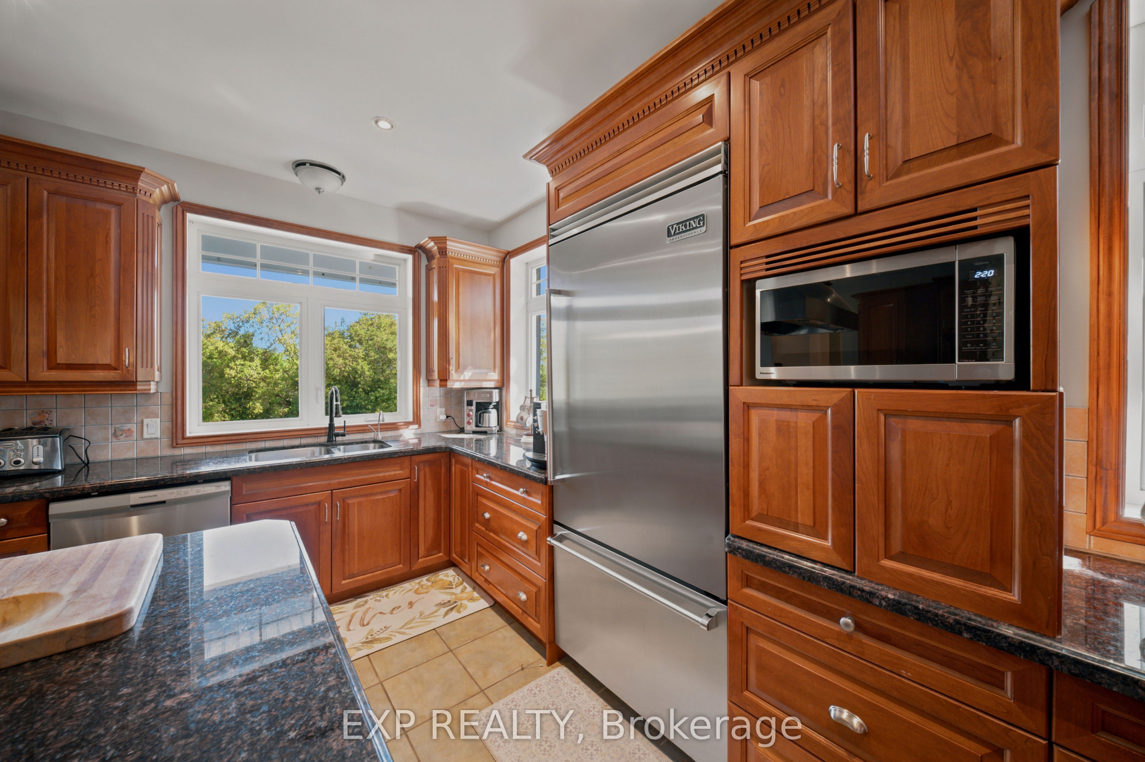 3402 Champlain Street Property Photo 11