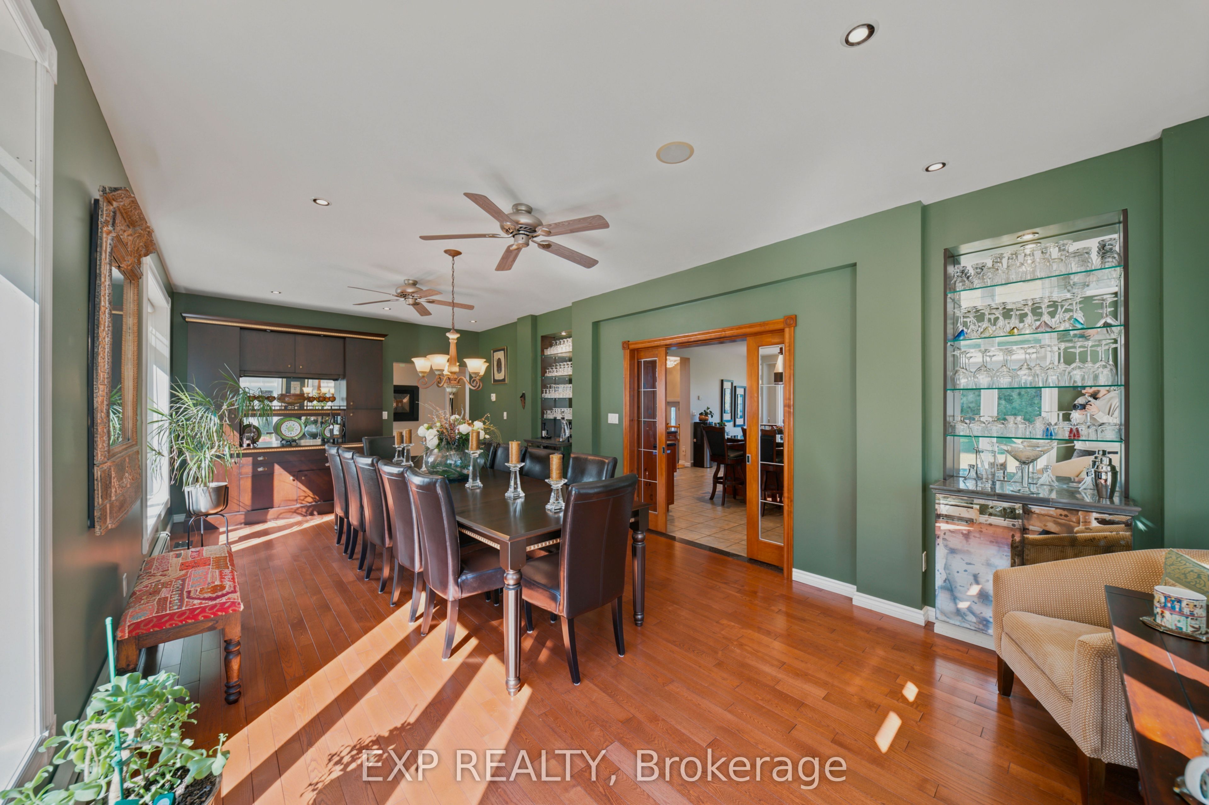 3402 Champlain Street Property Photo 12