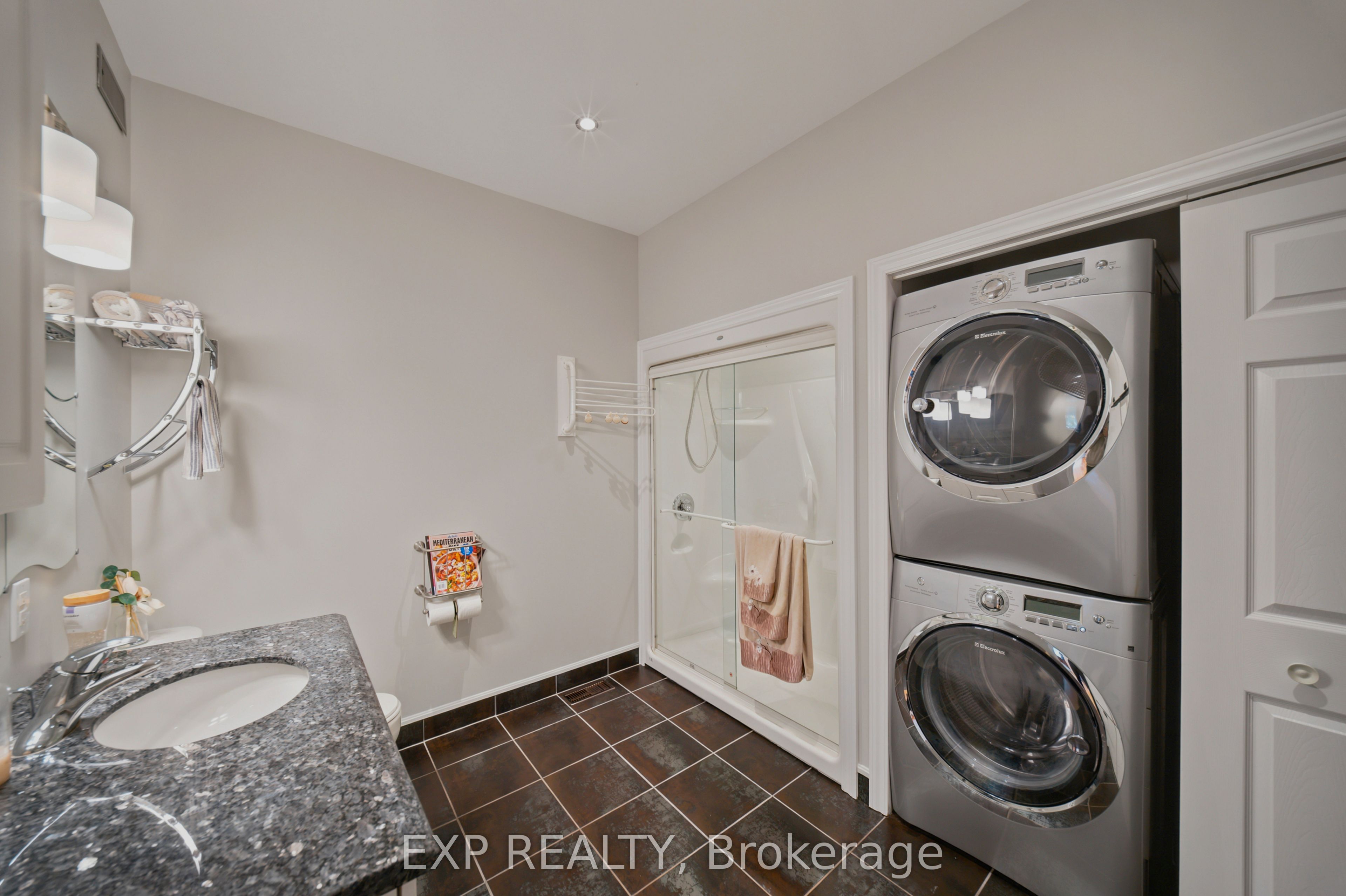 3402 Champlain Street Property Photo 18
