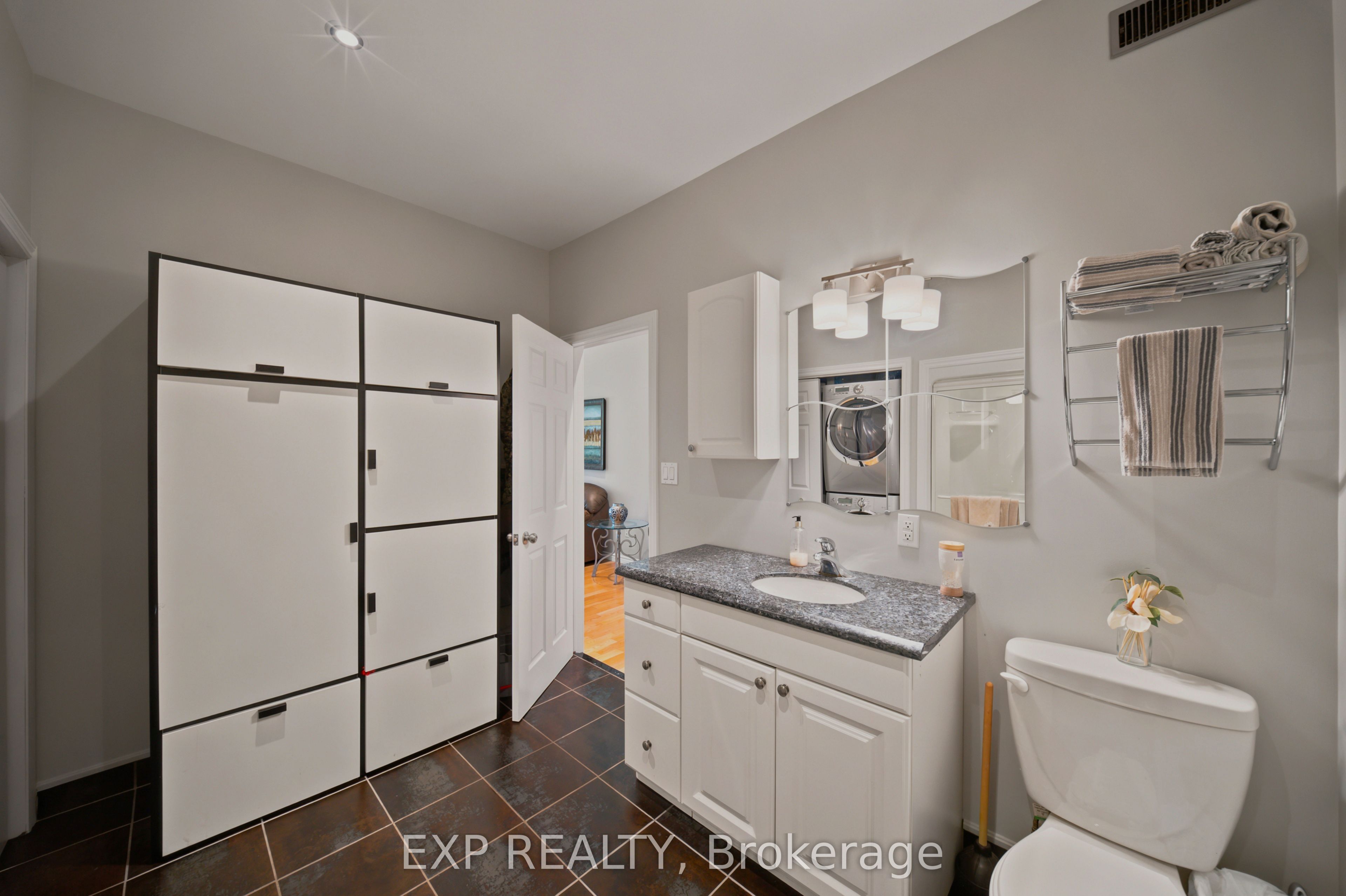 3402 Champlain Street Property Photo 19