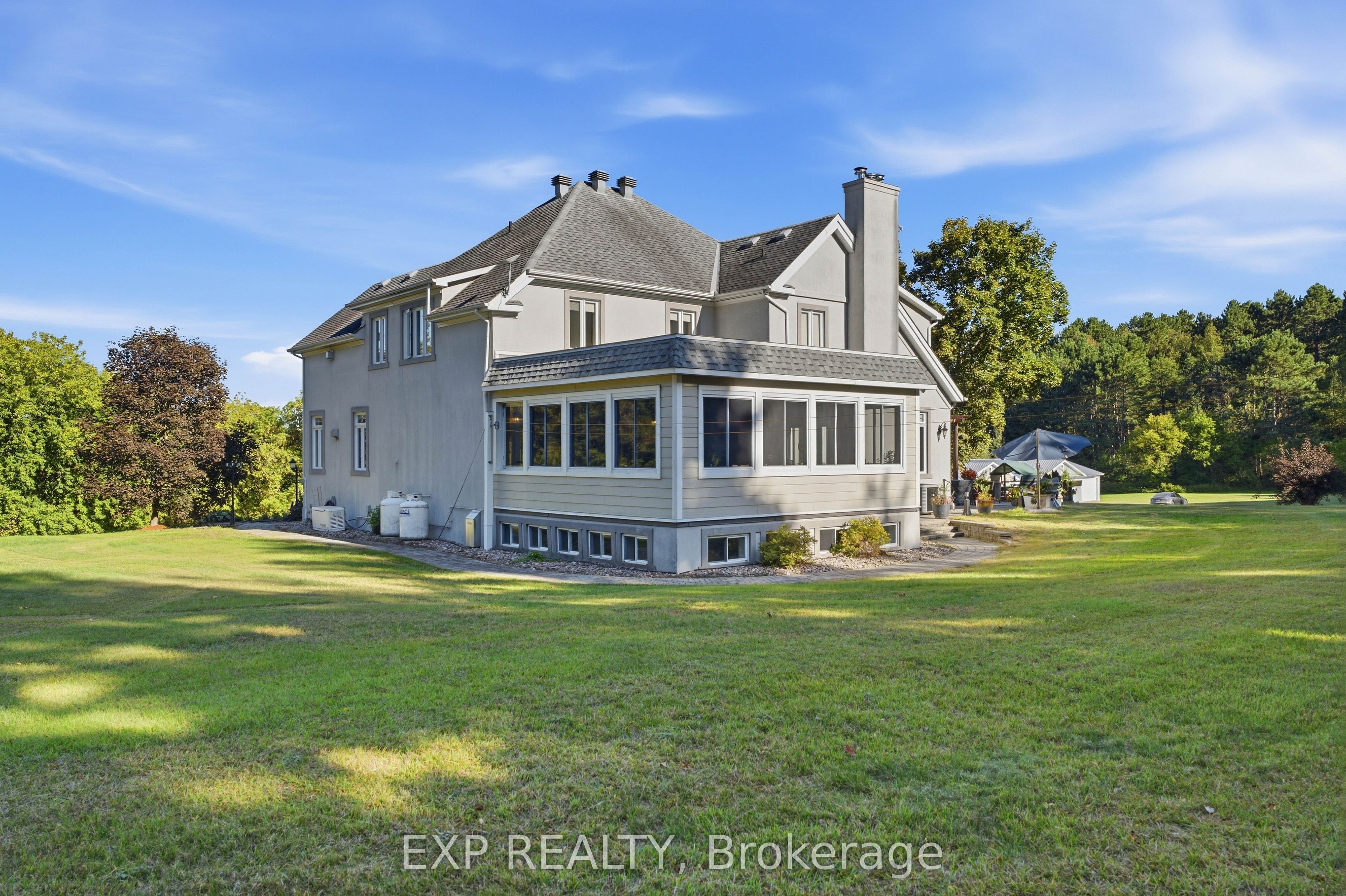 3402 Champlain Street Property Photo 40