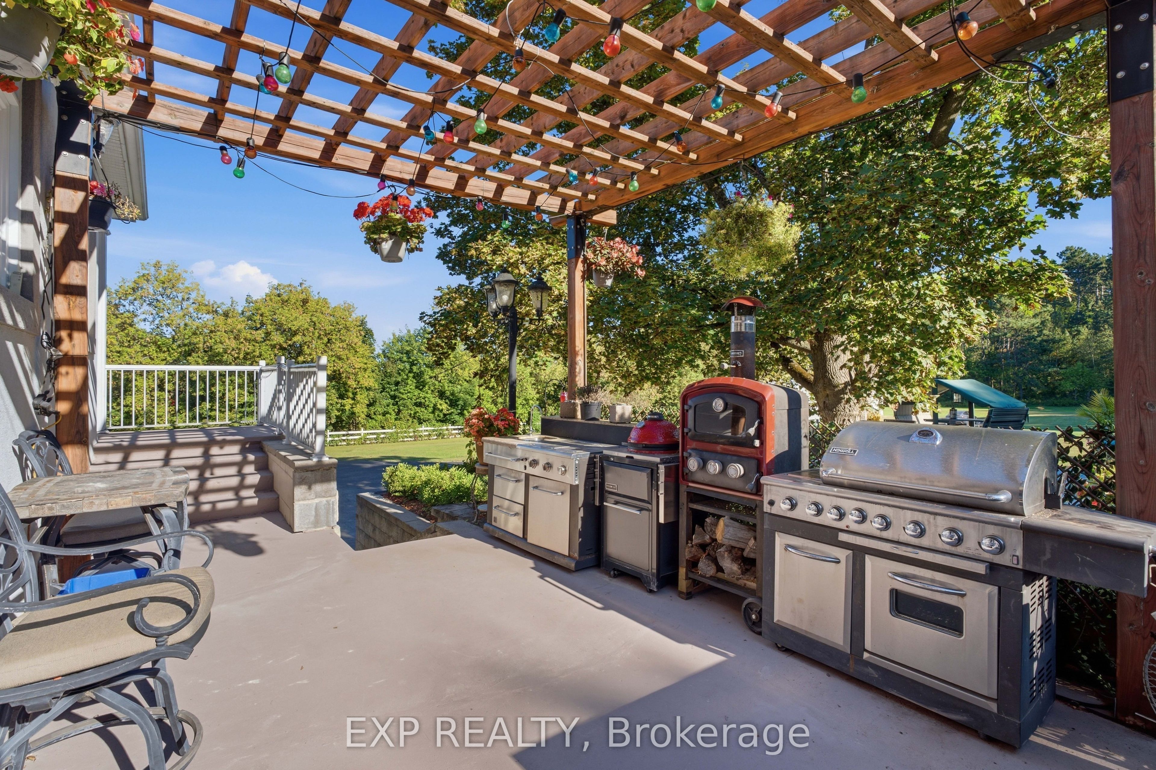 3402 Champlain Street Property Photo 44