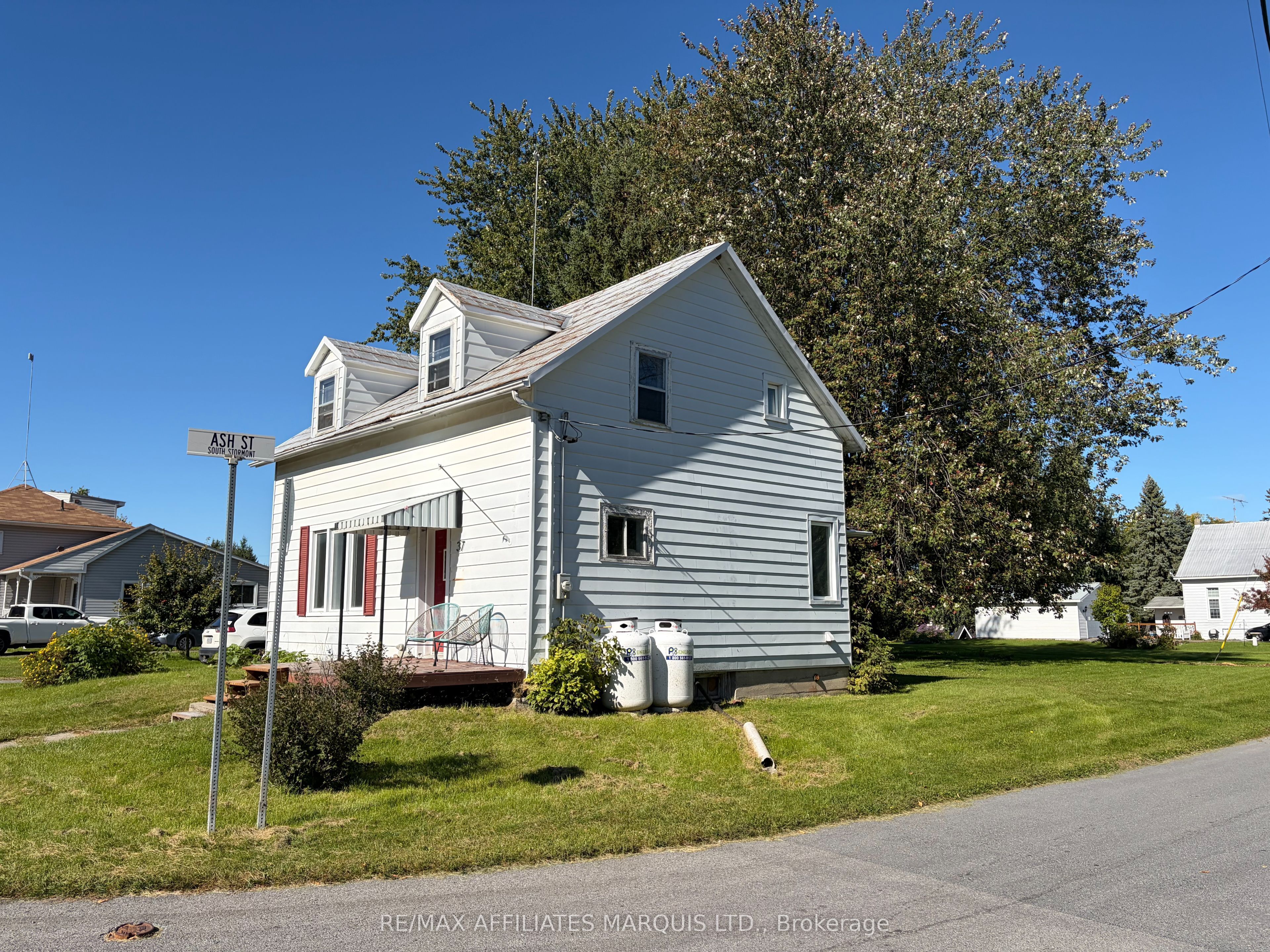 37 Main Street Property Photo 2